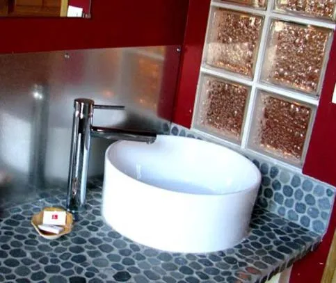 Bathroom in L'Ancien Presbytère