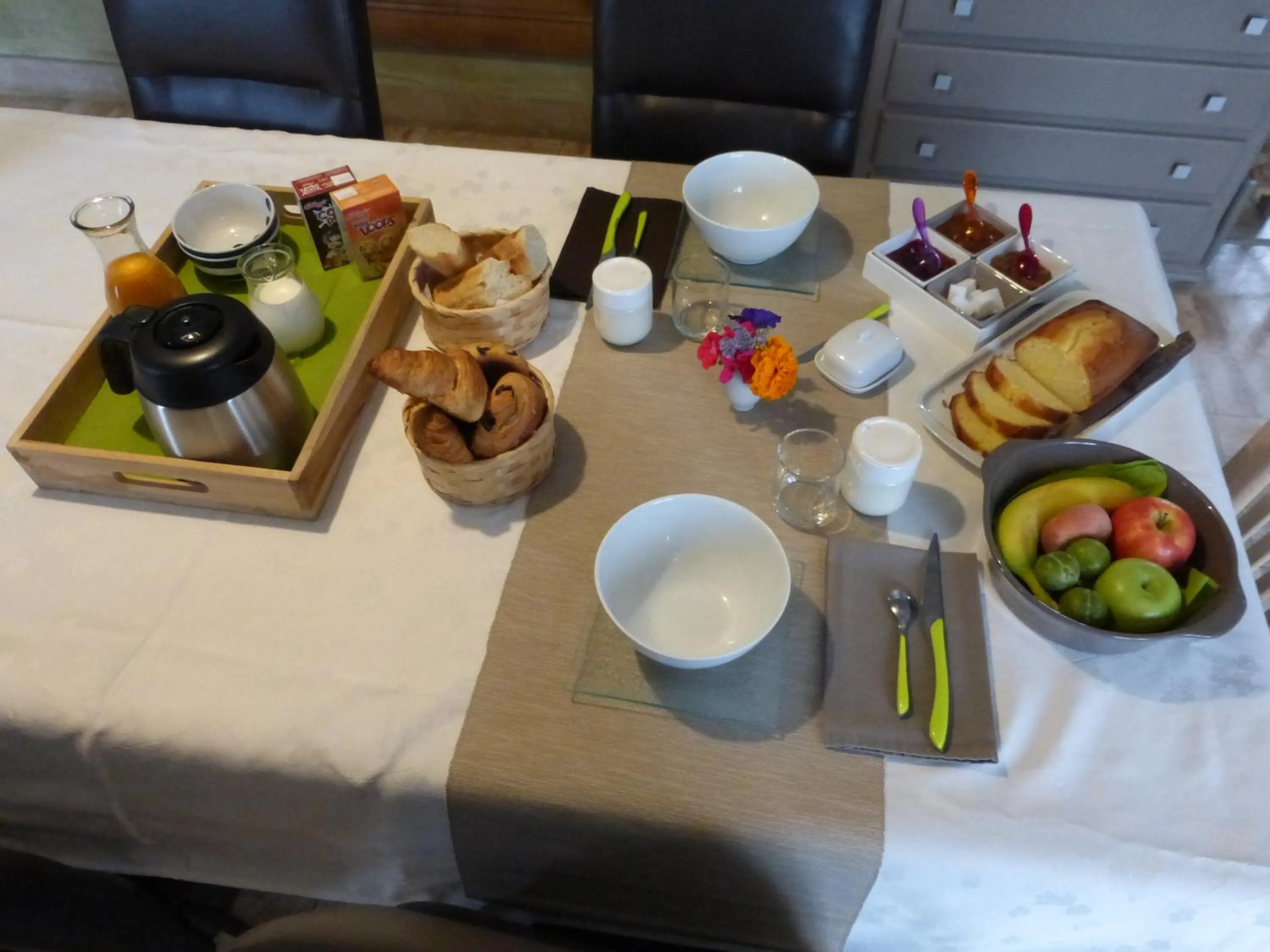 Continental breakfast in La Charretterie