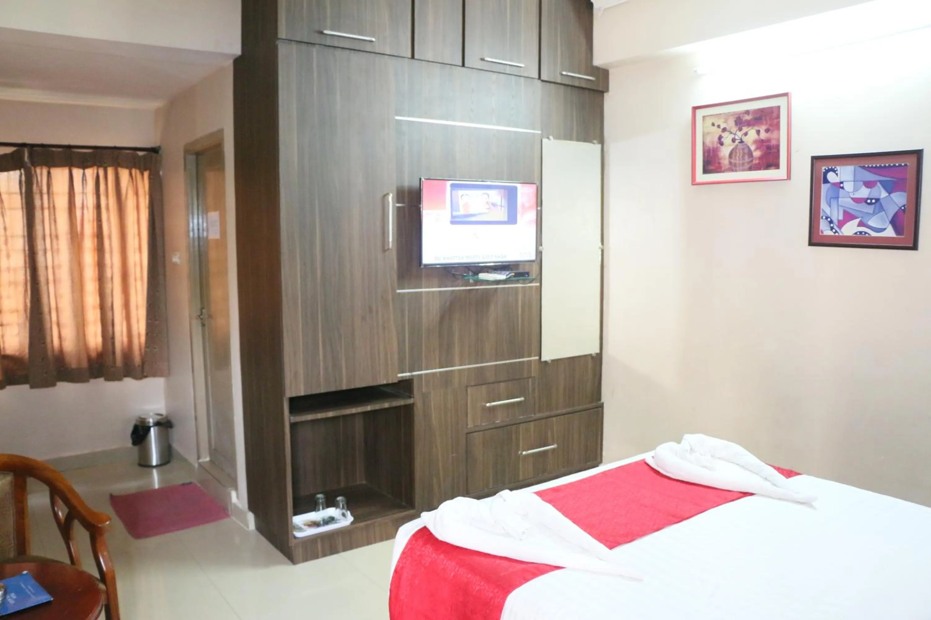 Bedroom, Bed in Hotel Akshaya