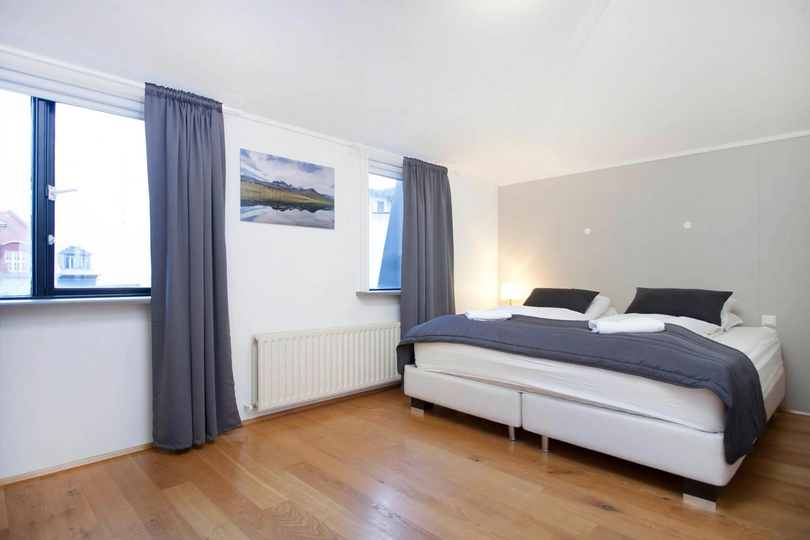 Bedroom, Bed in Odinn Reykjavik Skolavordustigur Apartments