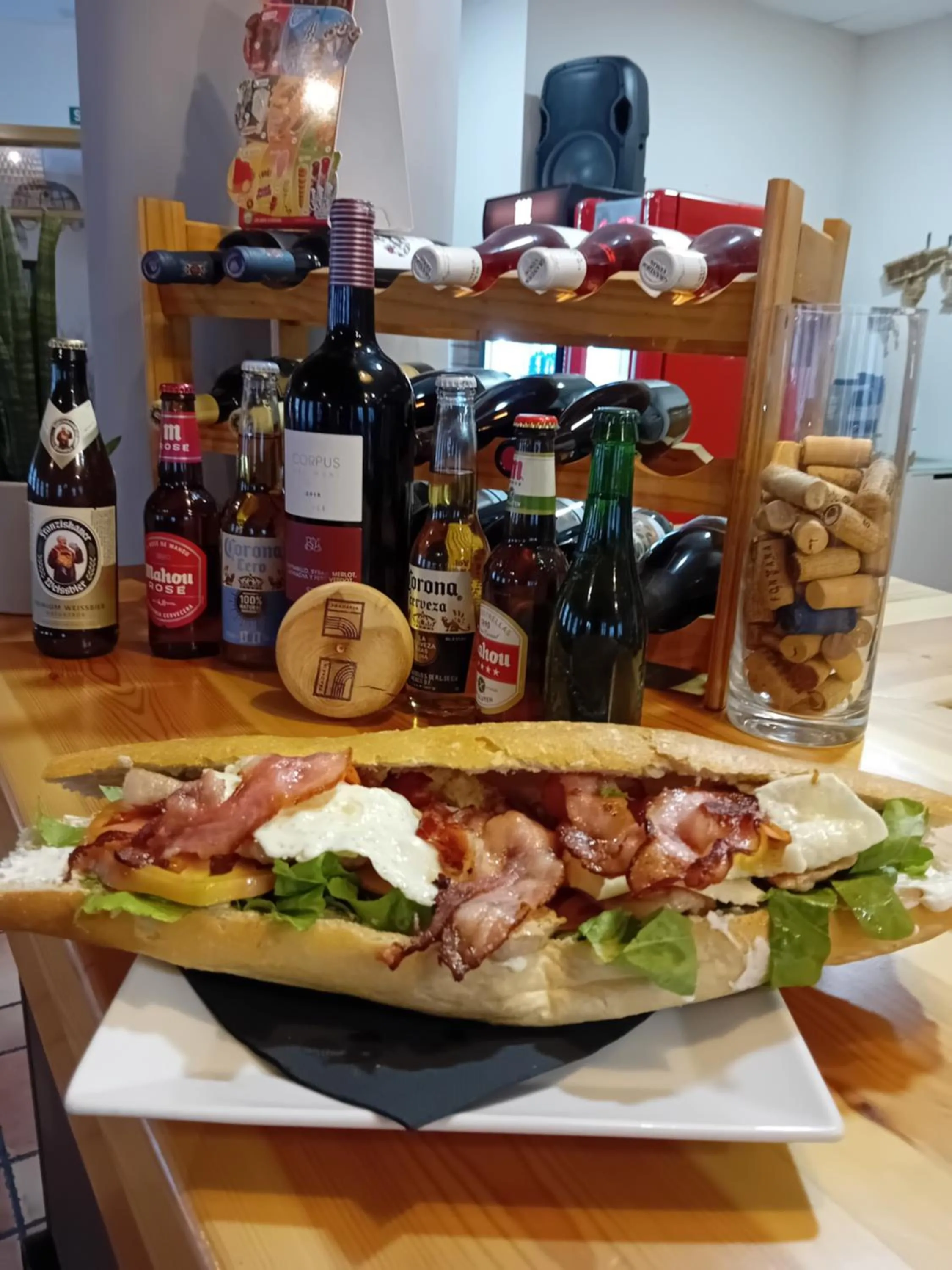 Restaurant/places to eat in Hostal Pradaria