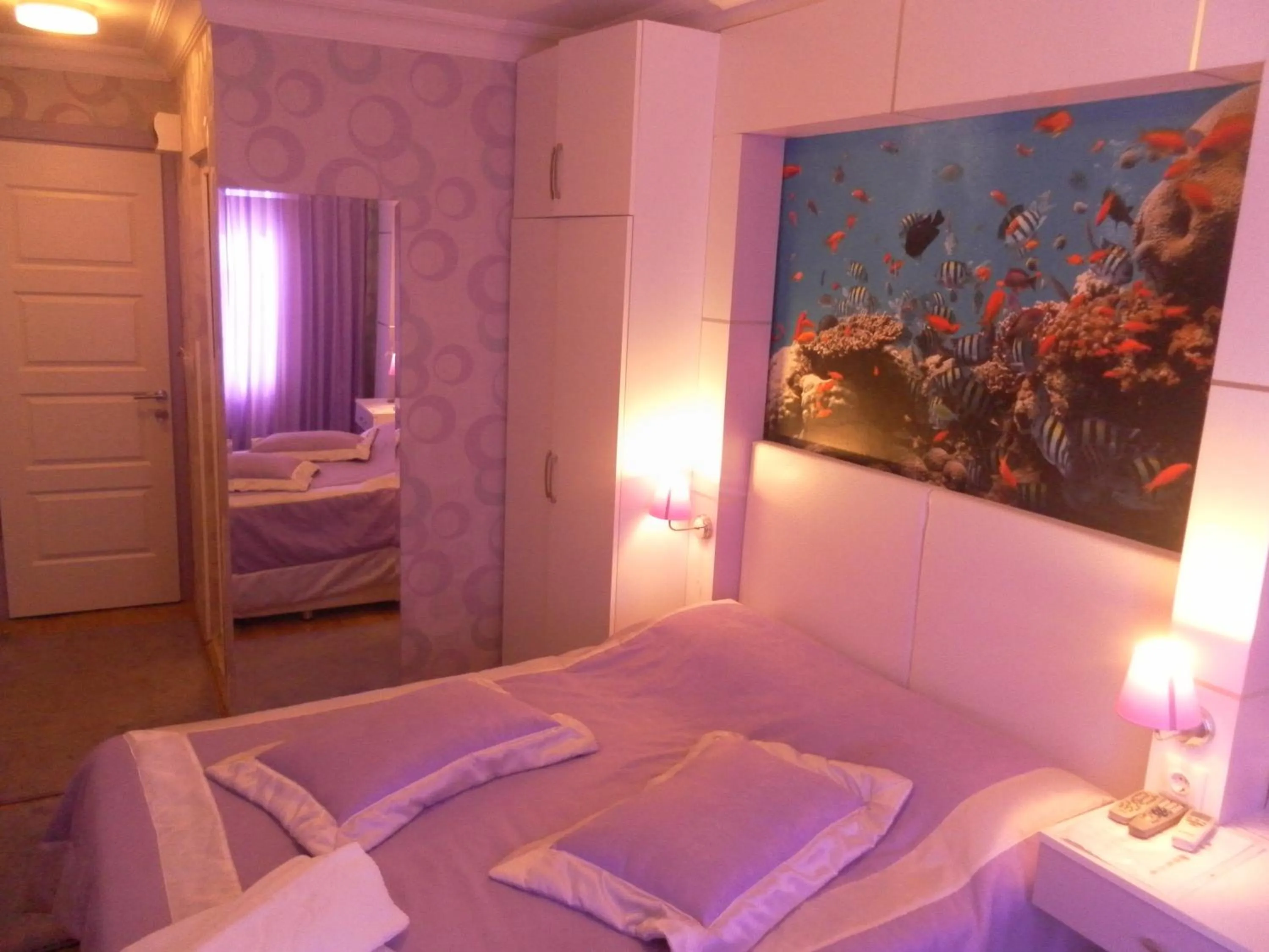 Family in Hotel La White