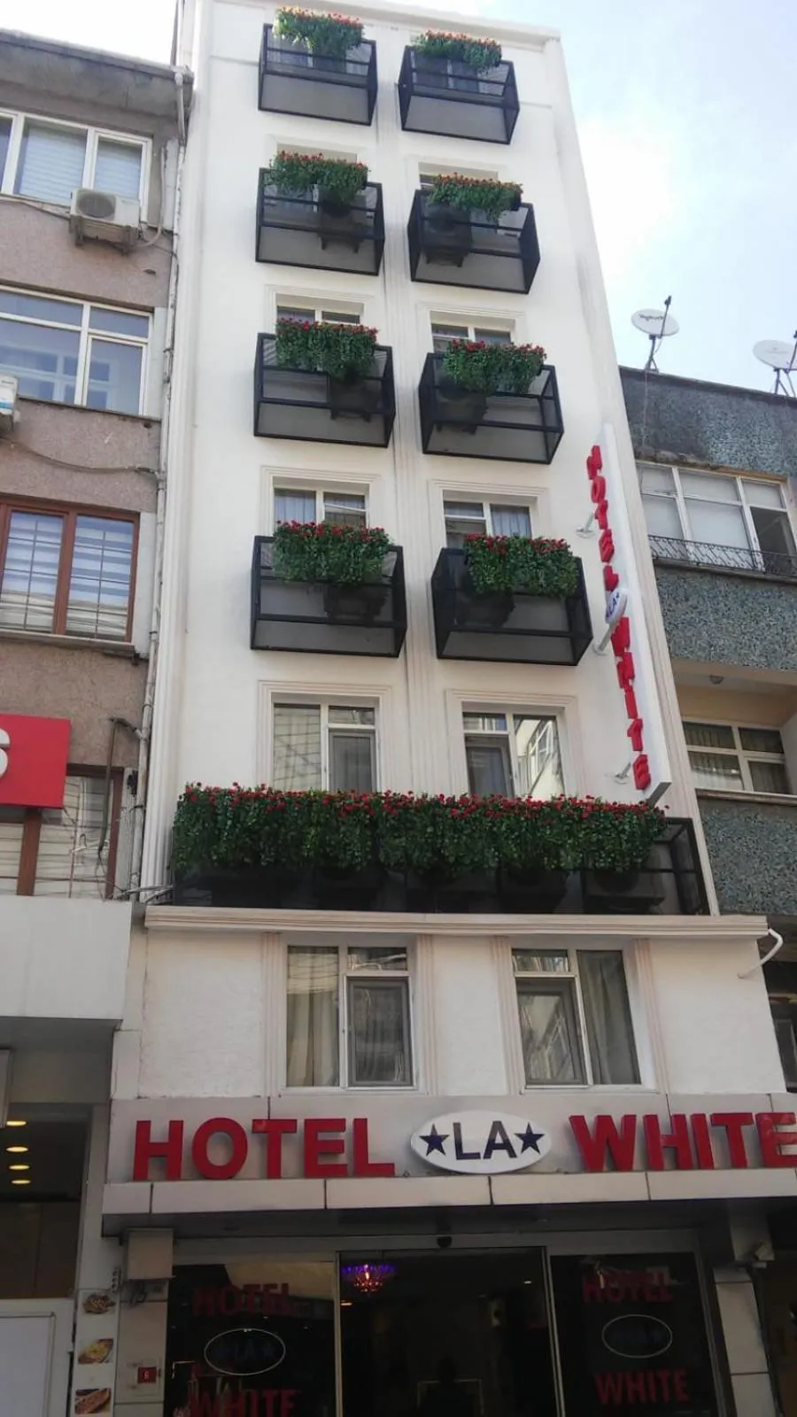Facade/entrance, Property Building in Hotel La White