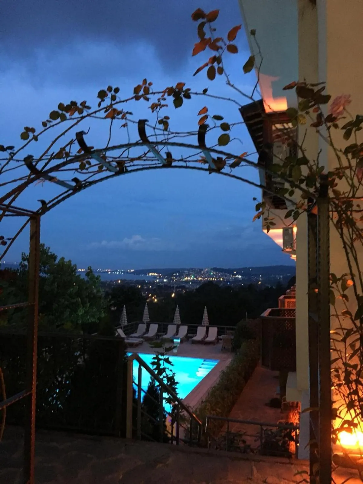 Pool view in Sapanca Dilek Konagi Hotel