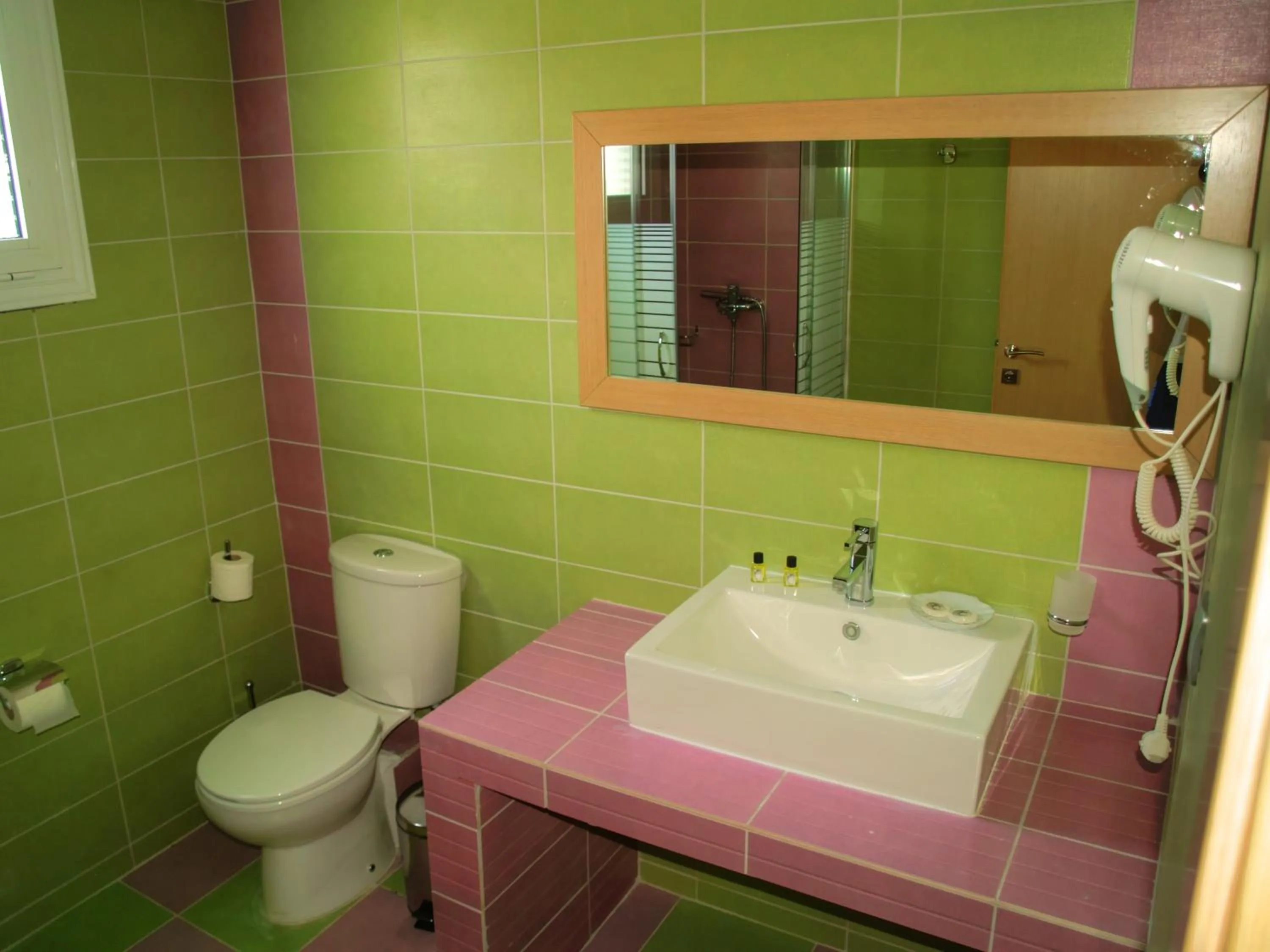 Bathroom in Maranton Beach Hotel