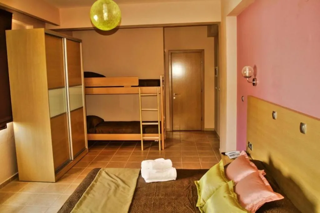 bunk bed, Bed in Maranton Beach Hotel