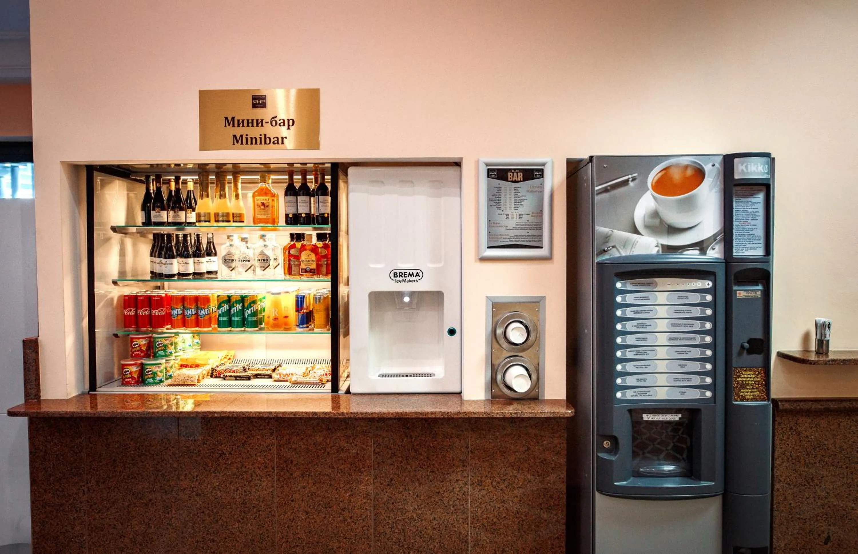 On-site shops in River Palace Hotel