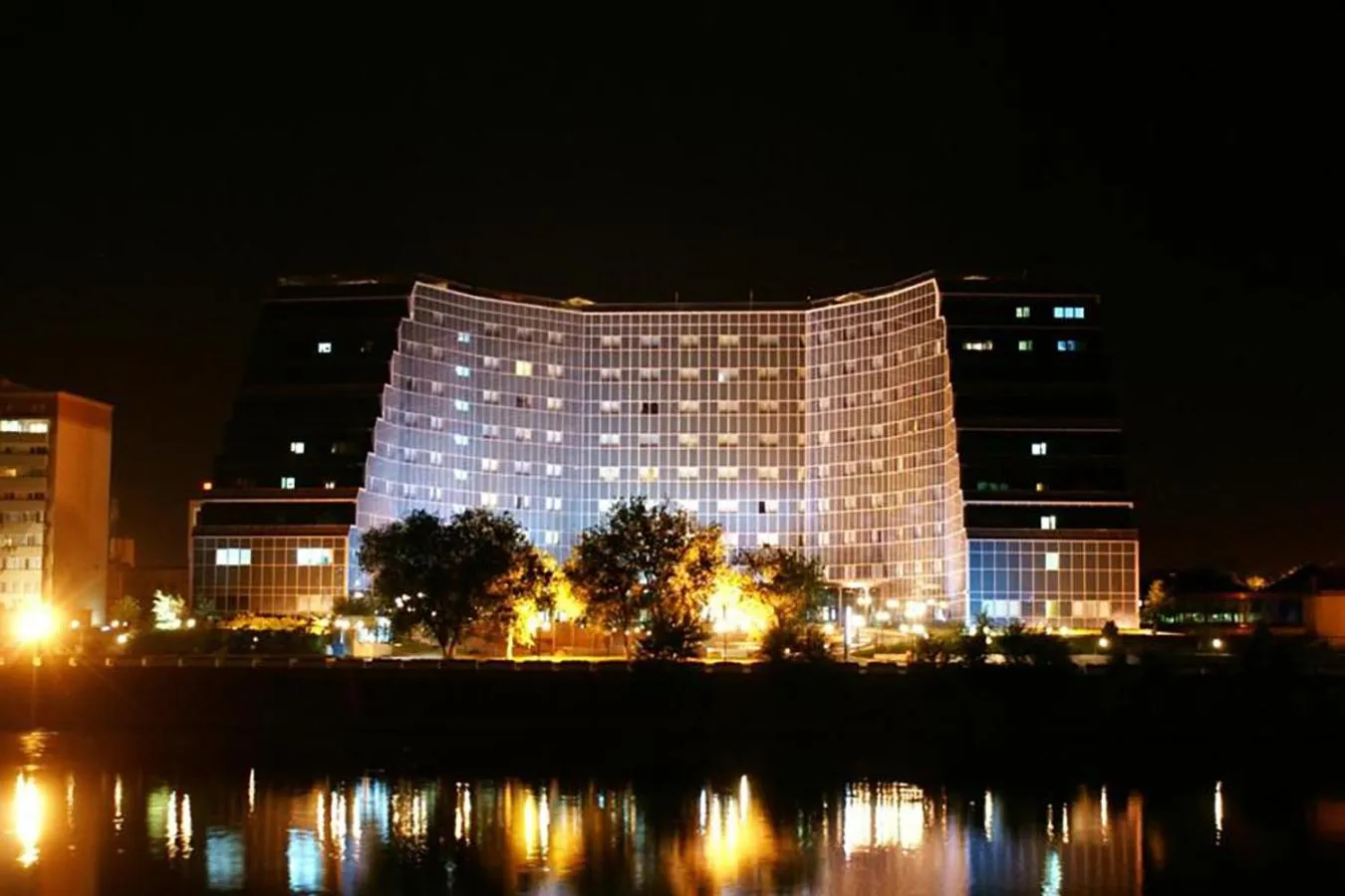 Facade/entrance in River Palace Hotel