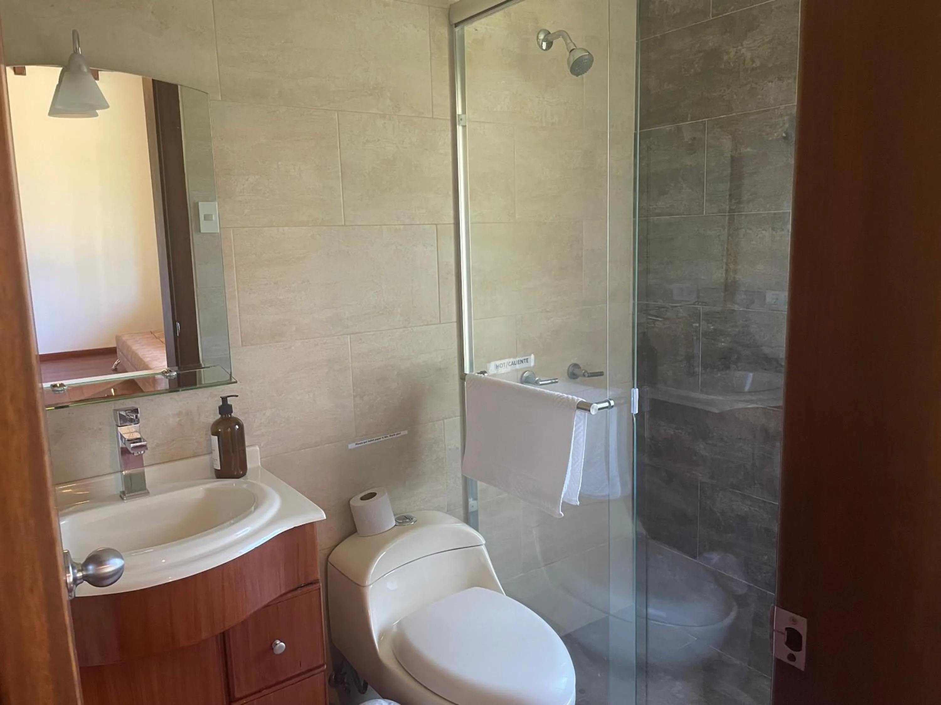 Quito Airport Suites Hotel