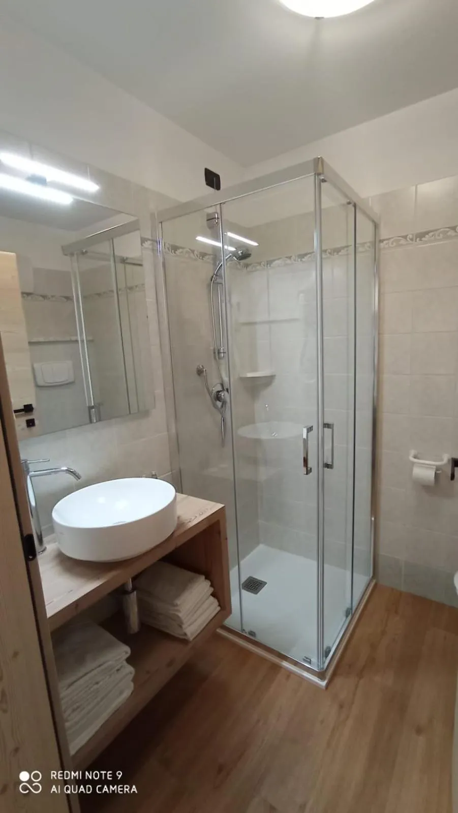 Shower in Residence Montebel