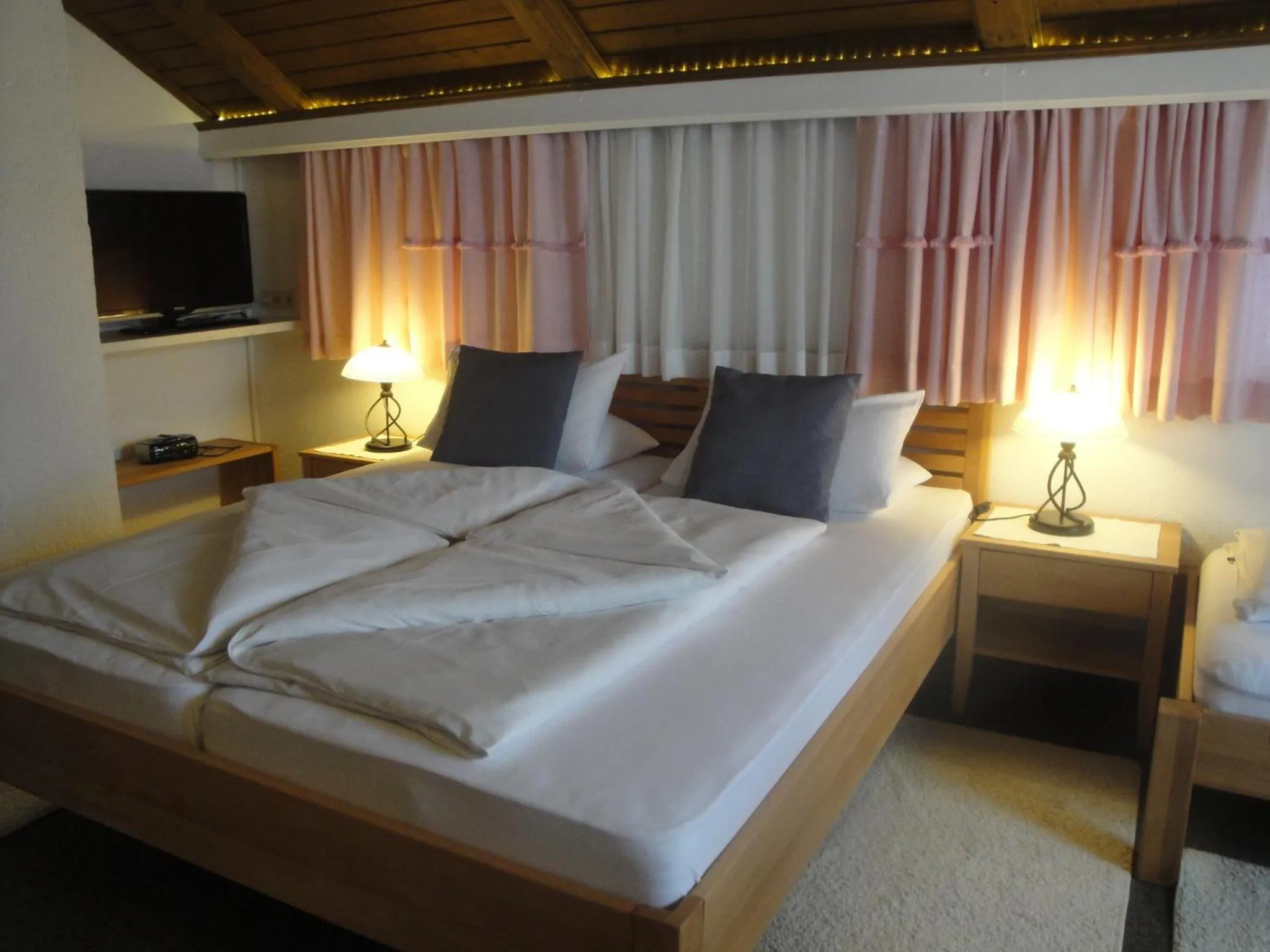 Photo of the whole room, Bed in Hotel Pension Schwaiger
