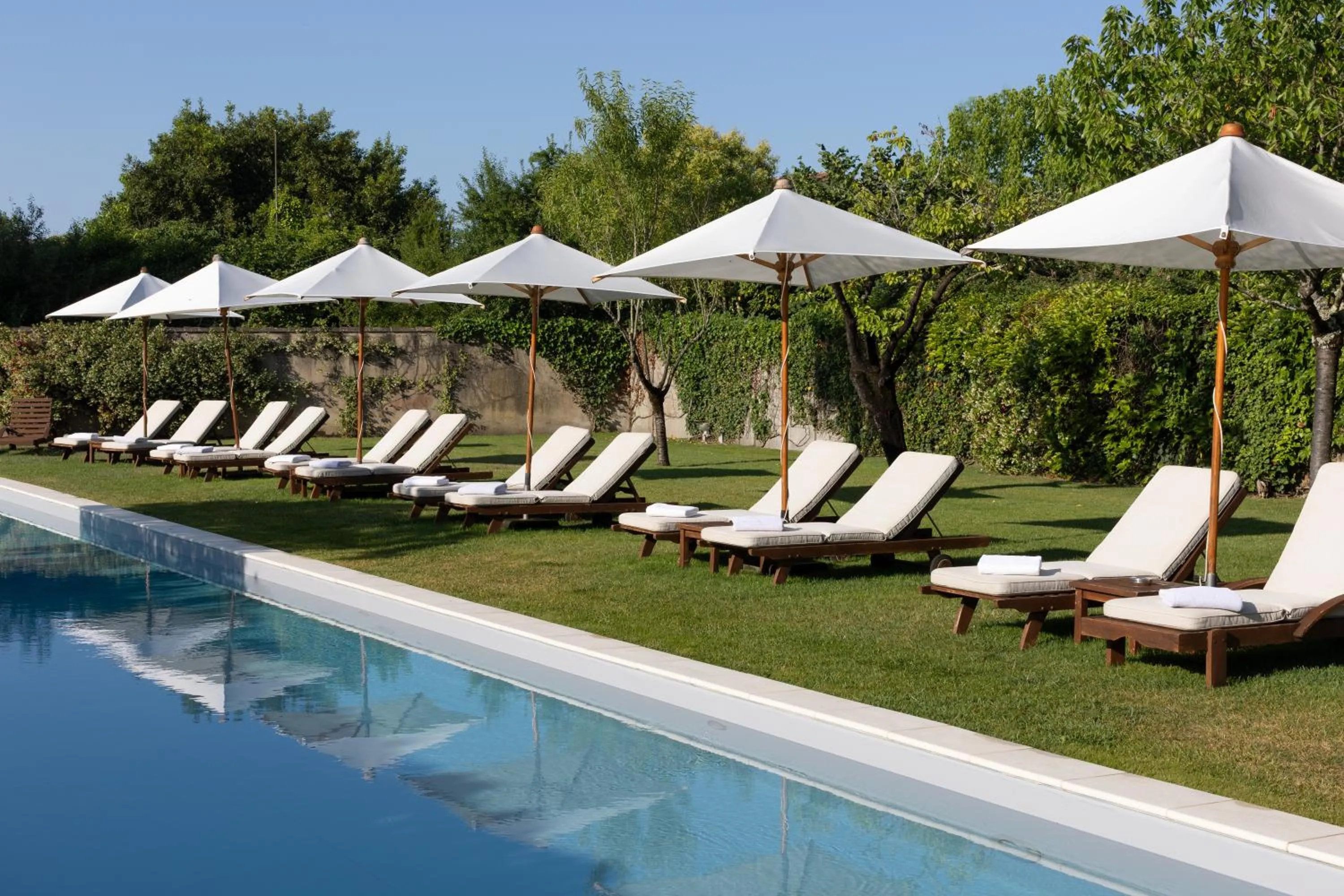 Swimming pool in Château Cordeillan-Bages