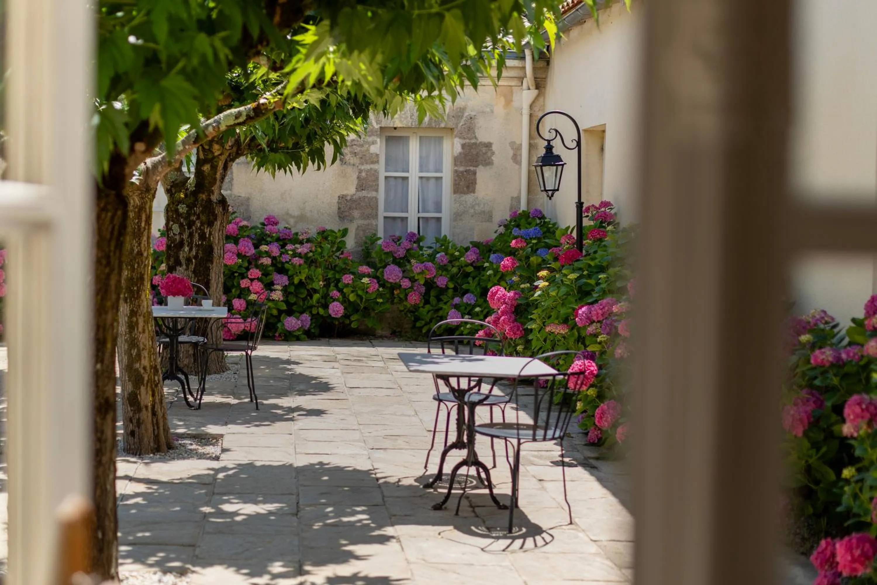 Patio in Château Cordeillan-Bages
