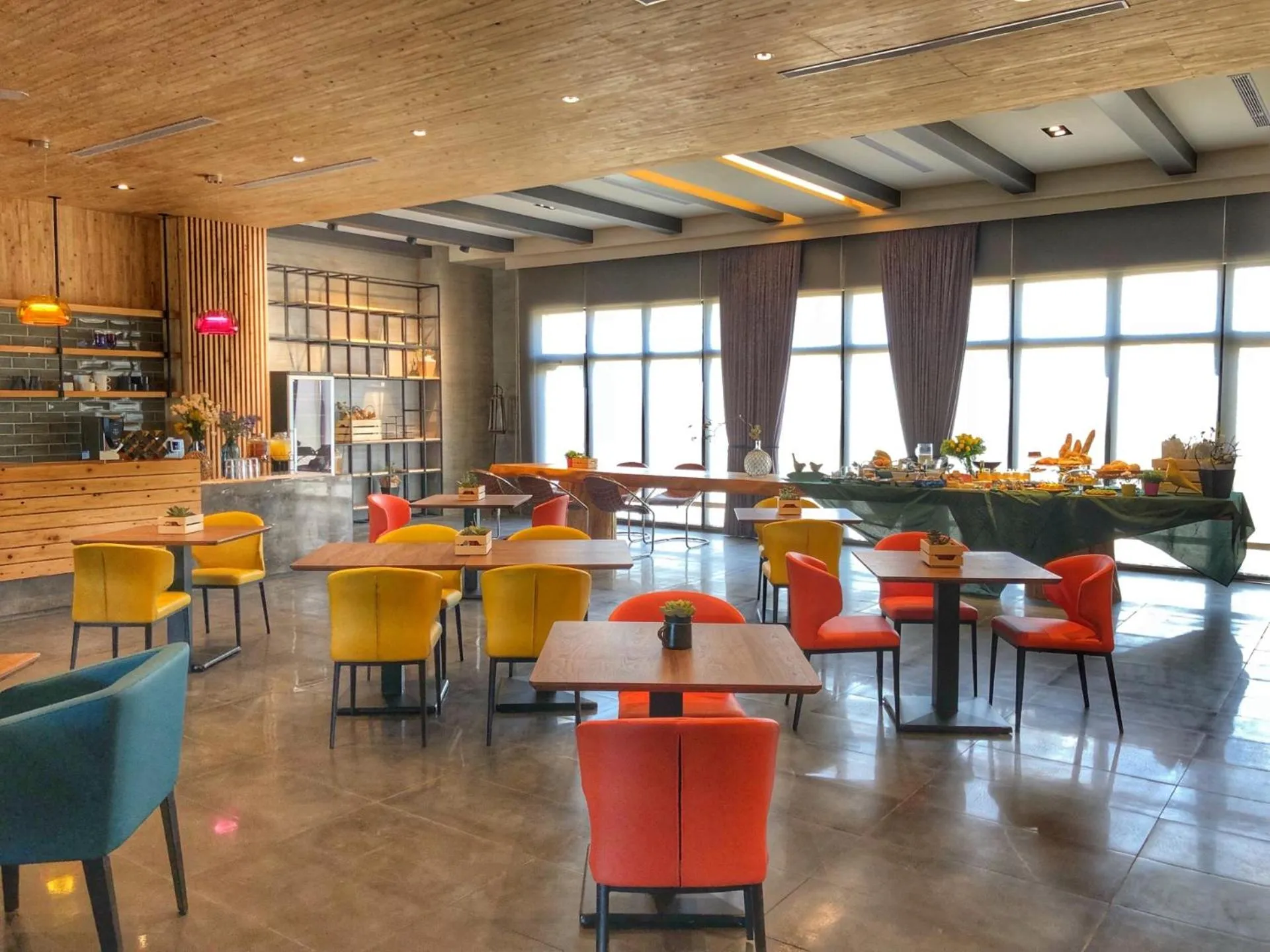 Lounge or bar in SkyeBay Club