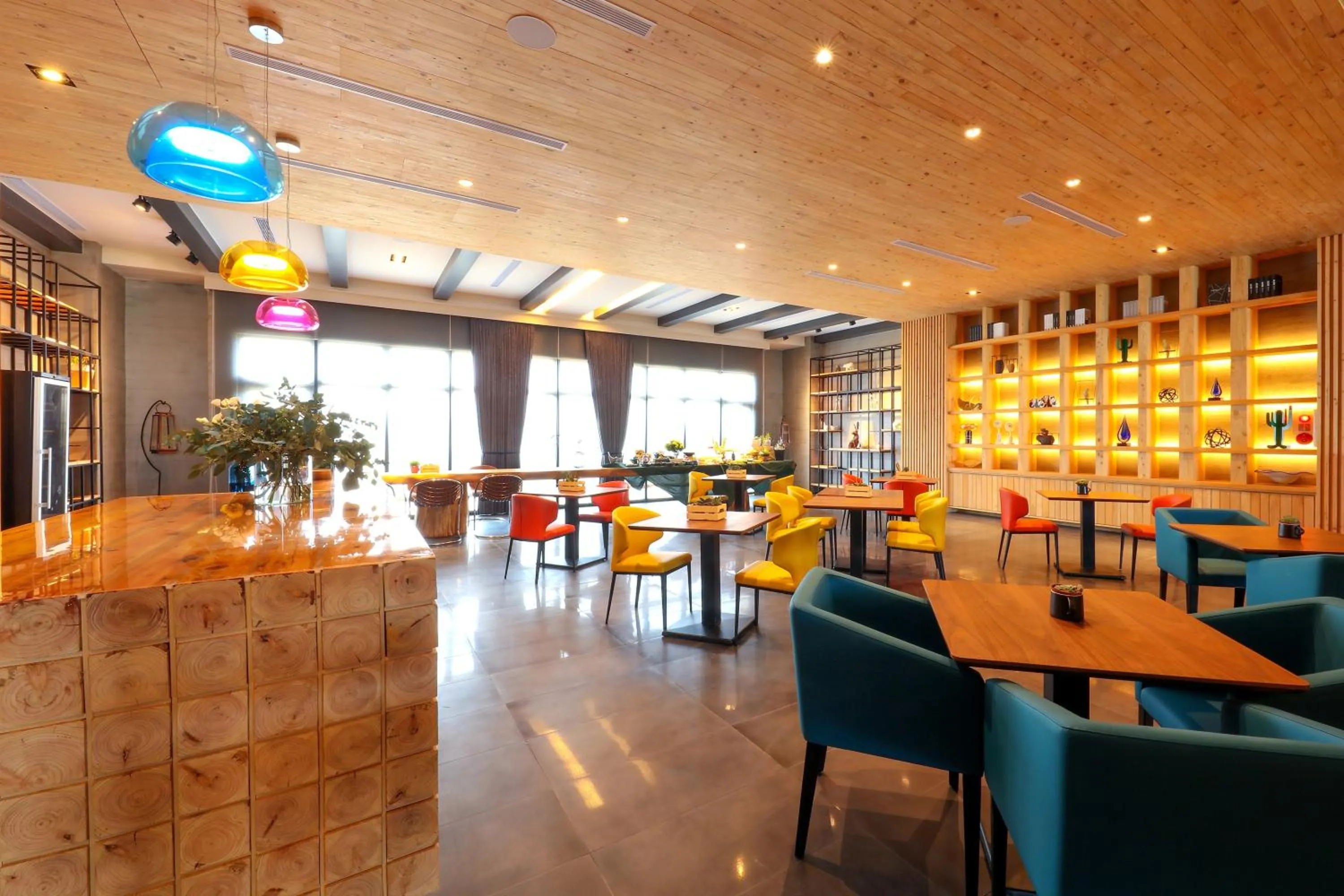 Lounge or bar in SkyeBay Club