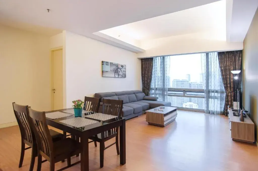 Three-Bedroom Apartment in Platinum Suites at Swiss Garden Three-Bedroom Apartment in Platinum Suites at Swiss Garden