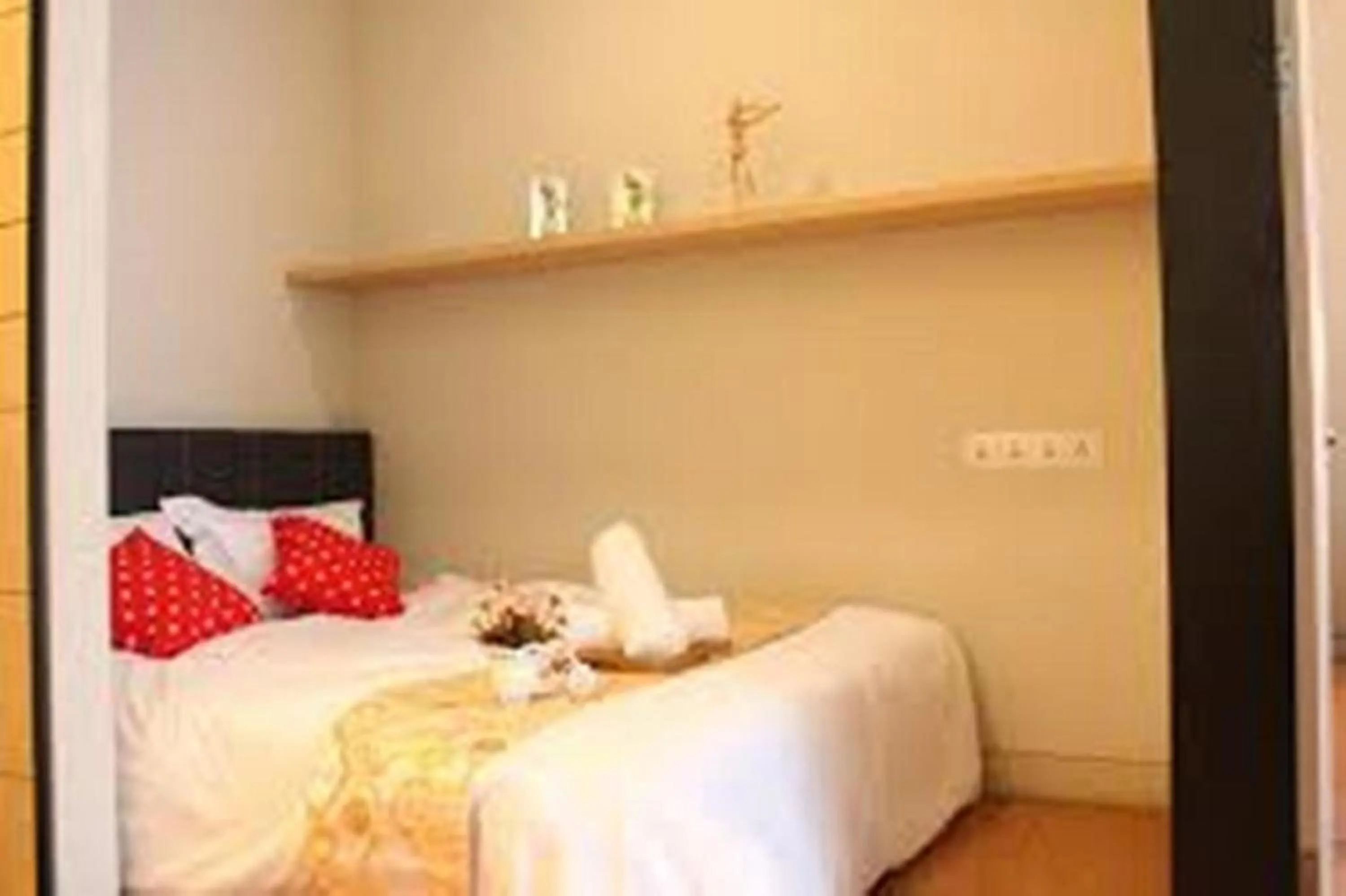 Bed in Platinum Suites at Swiss Garden