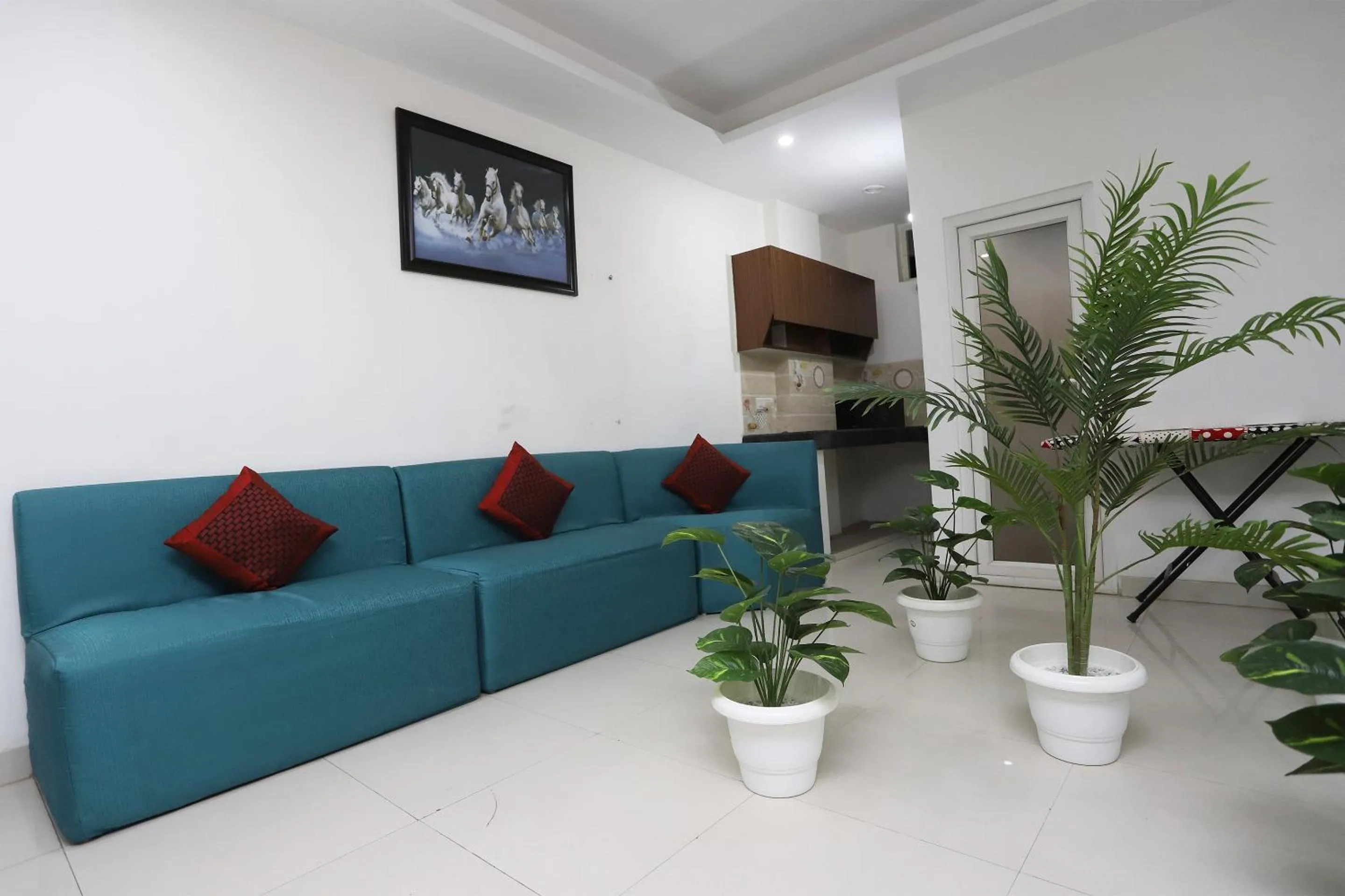 Lobby or reception in Super Capital O Levanti Near Aravali Biodiversity Park