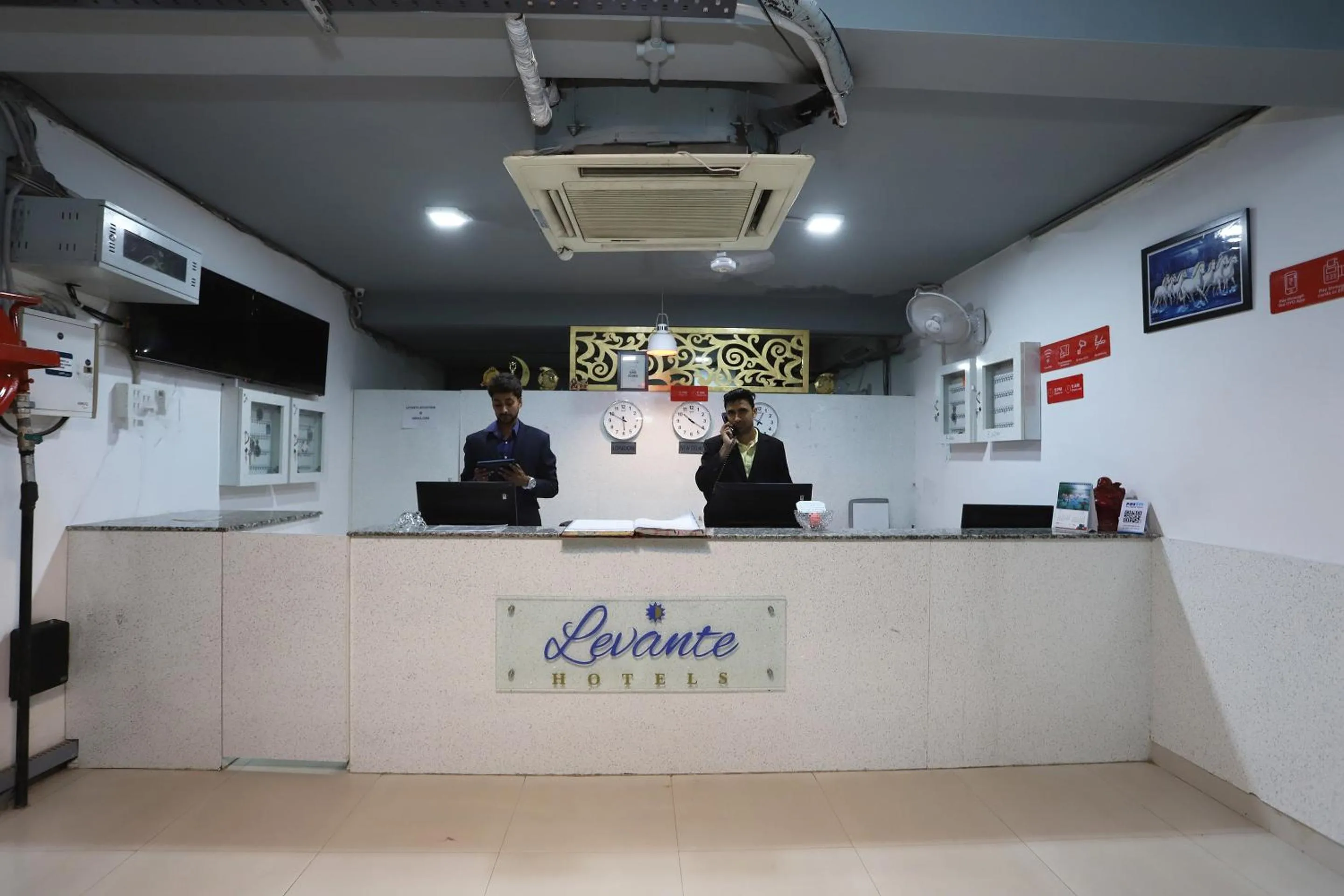 Lobby or reception in Super Capital O Levanti Near Aravali Biodiversity Park