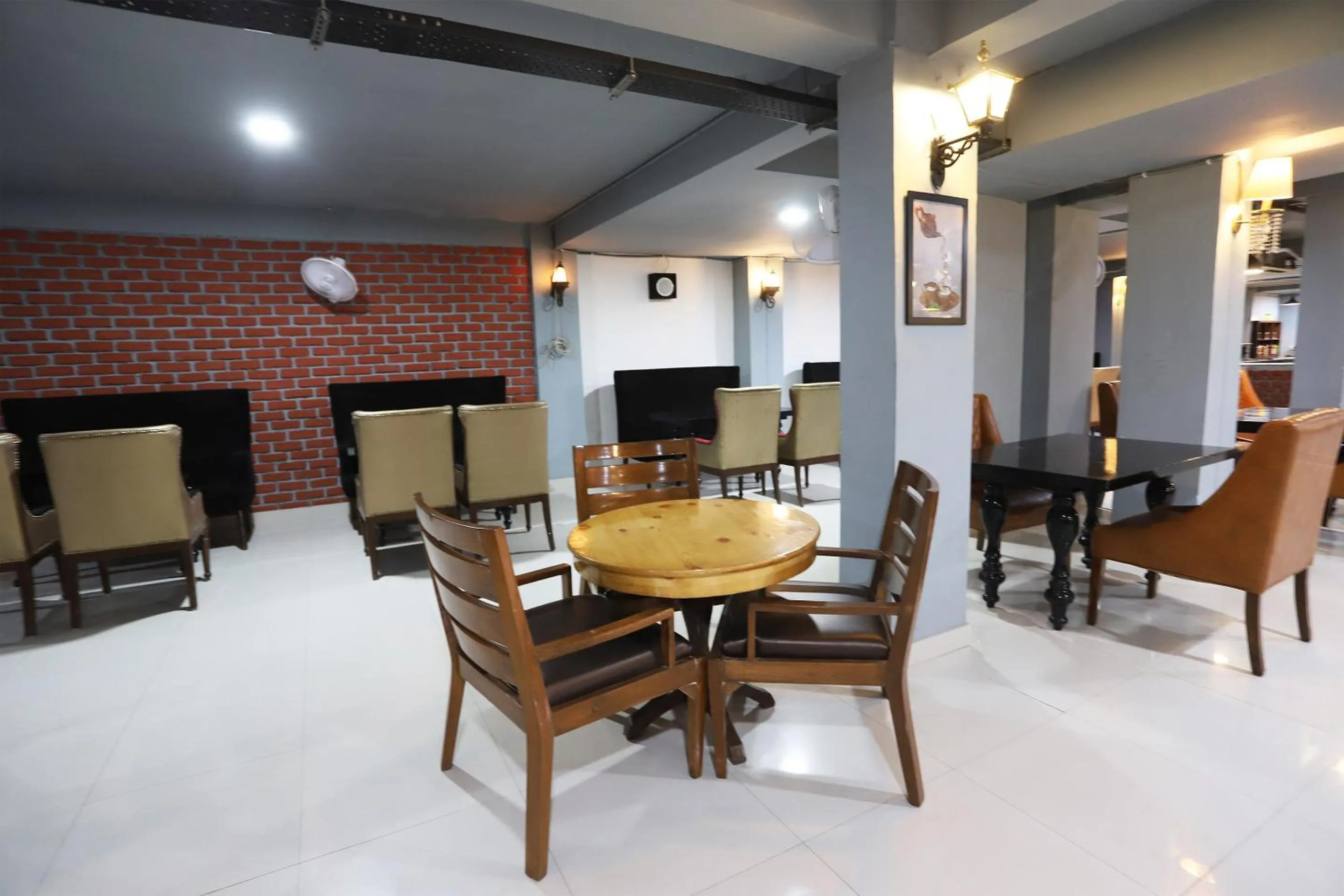 Restaurant/places to eat in Super Capital O Levanti Near Aravali Biodiversity Park