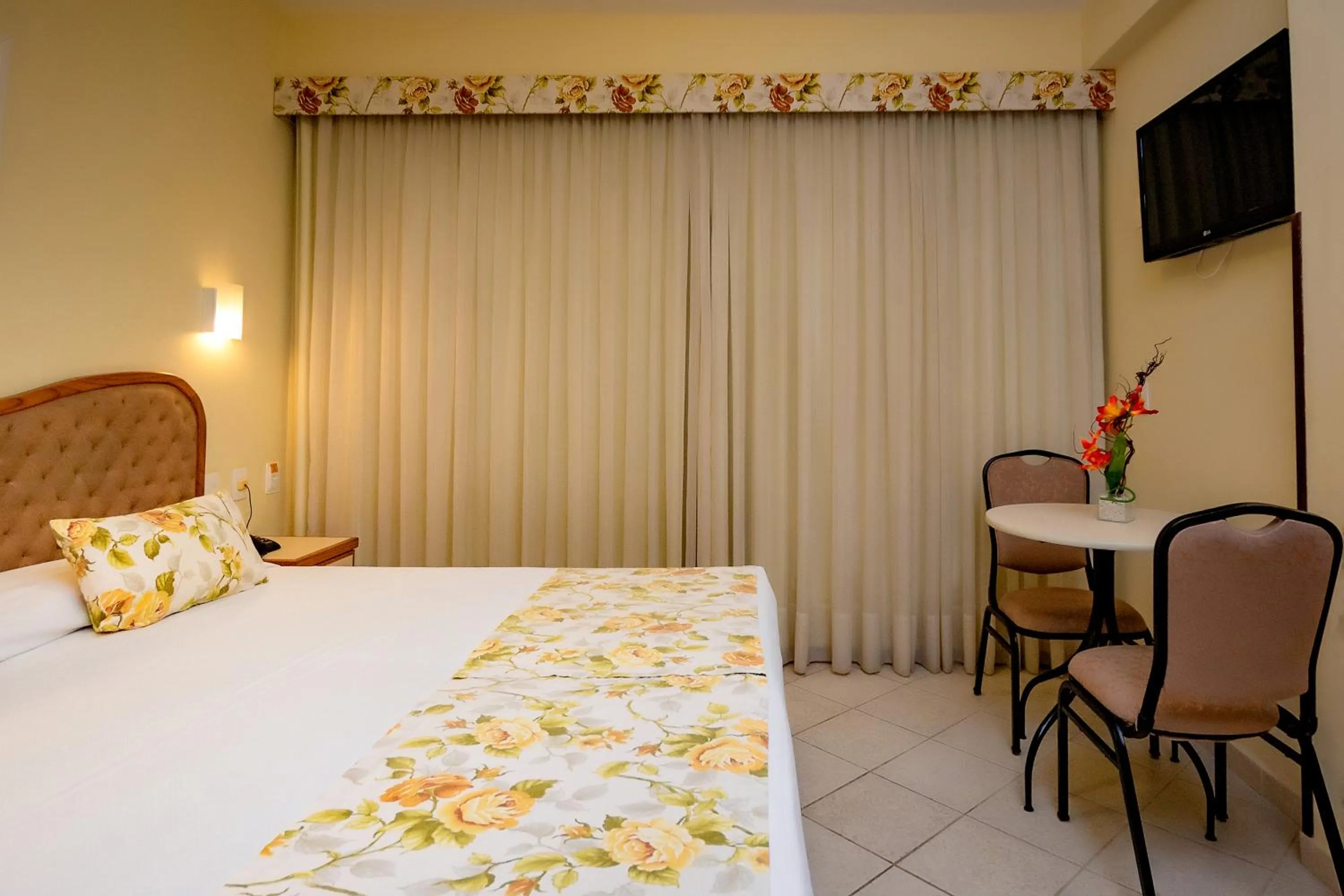 Photo of the whole room, Bed in Yak Beach Hotel Ponta Negra