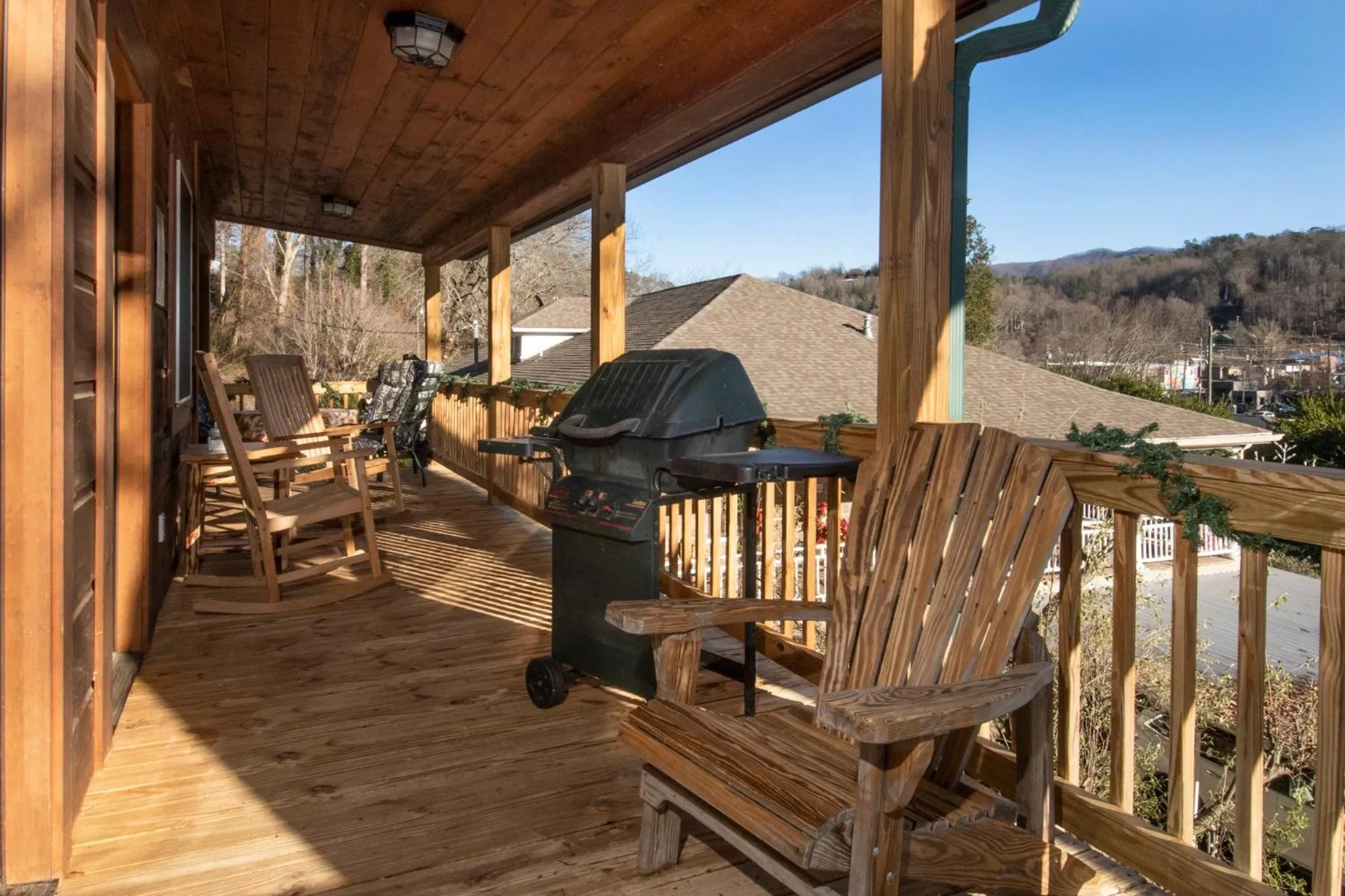 Patio in Calhoun House Inn & Suites