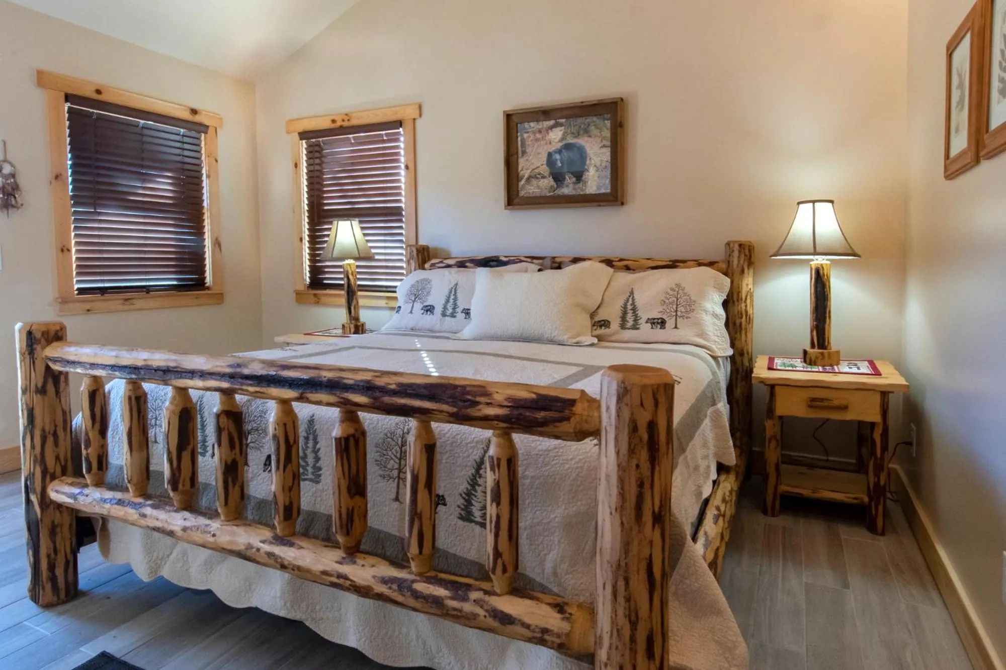 Bedroom, Bed in Calhoun House Inn & Suites