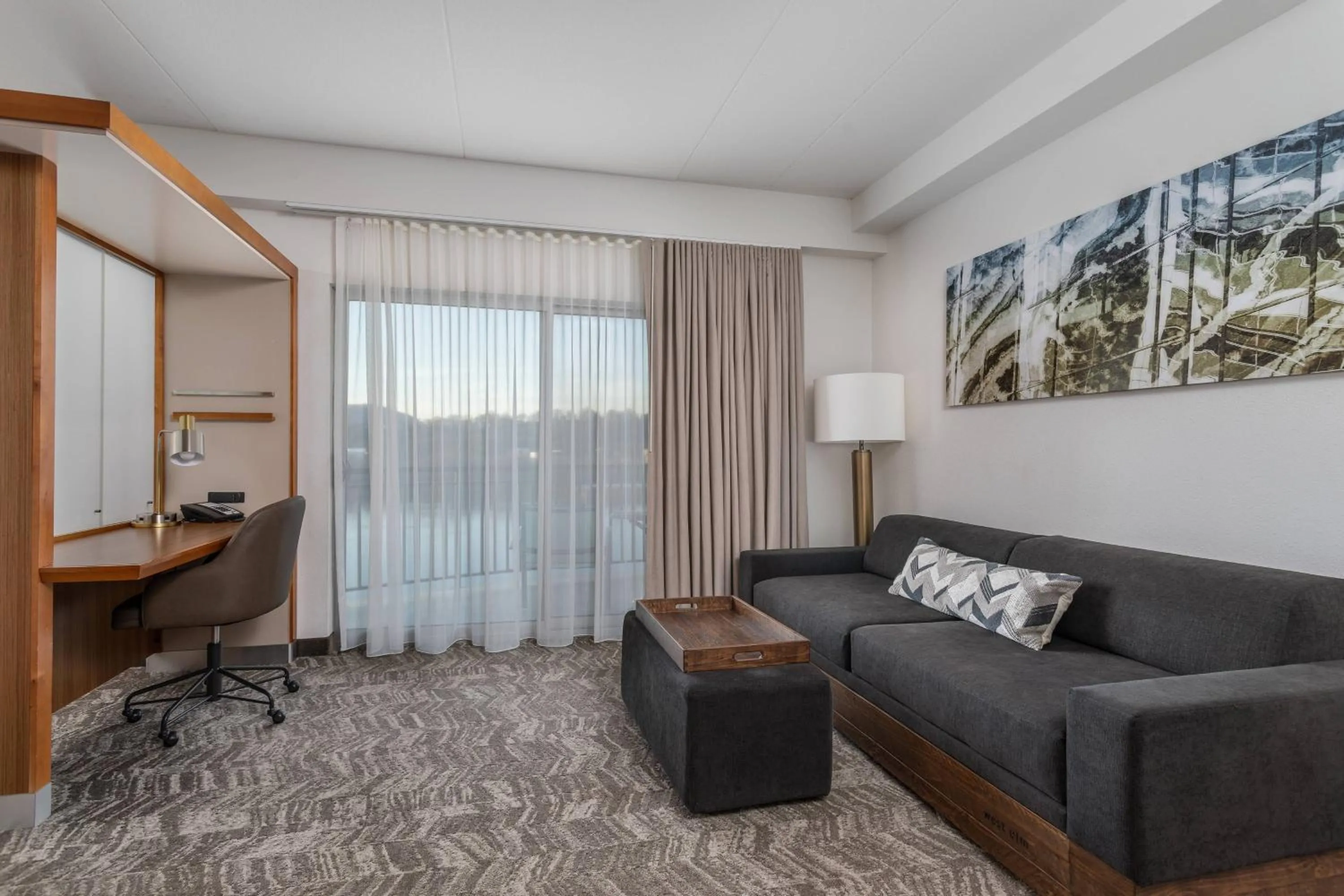 Living room in SpringHill Suites by Marriott Downtown Chattanooga/Cameron Harbor