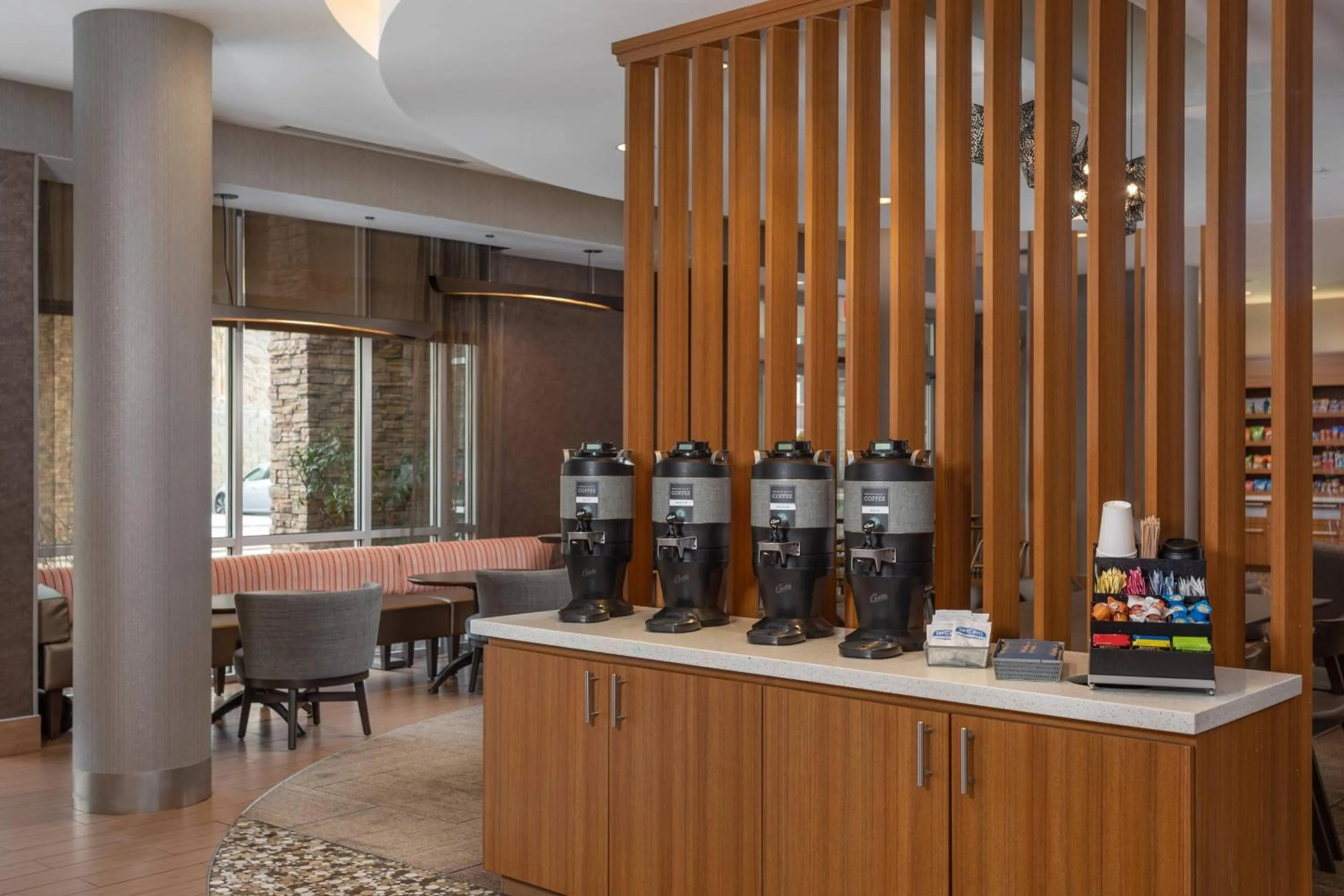 Restaurant/places to eat in SpringHill Suites by Marriott Downtown Chattanooga/Cameron Harbor