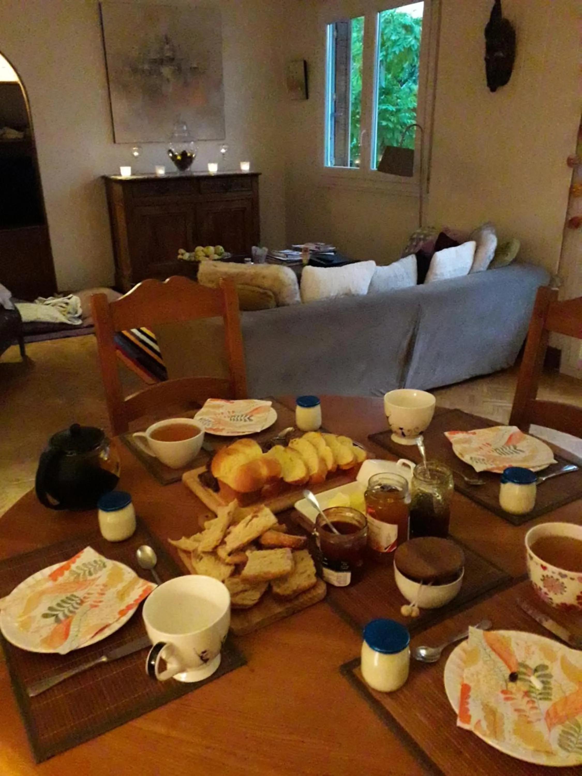 Breakfast in Chambre d'Hôtes - DOUCE NUI-THE