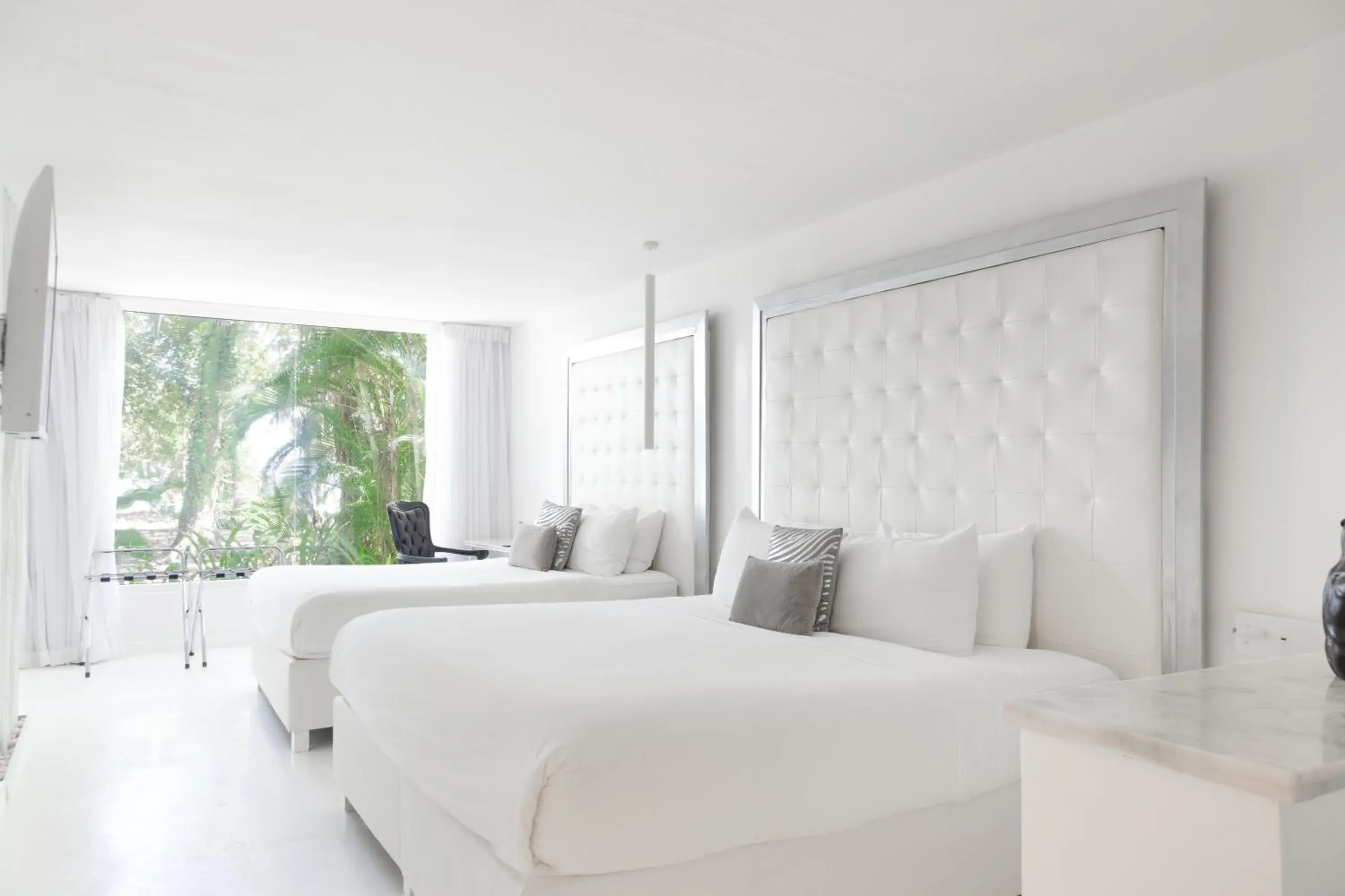 Photo of the whole room, Bed in Le Cameleon Hotel Photo of the whole room, Bed in Le Cameleon Hotel