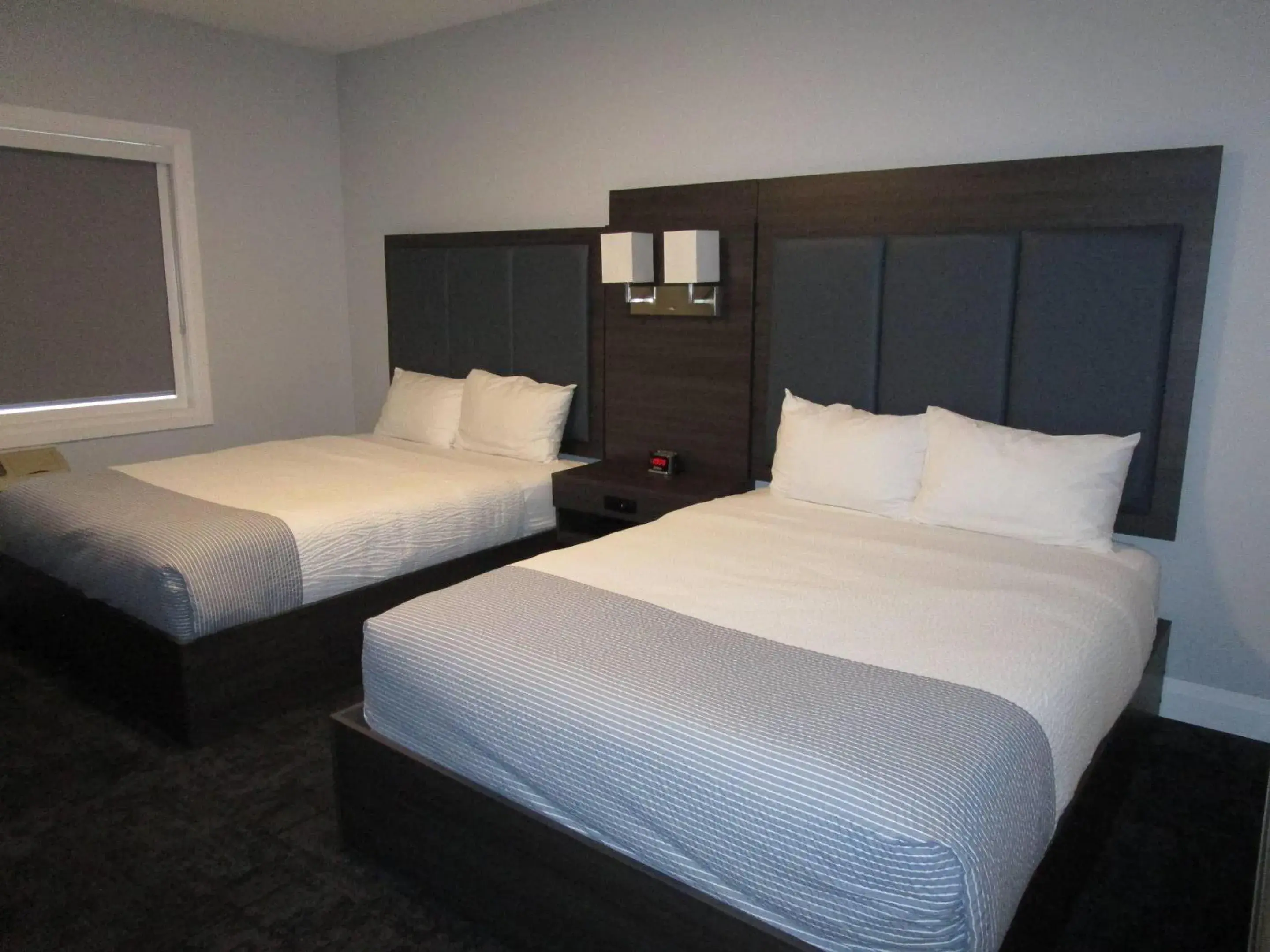 Bedroom, Bed in Park Inn by Radisson Osoyoos Bedroom, Bed in Park Inn by Radisson Osoyoos