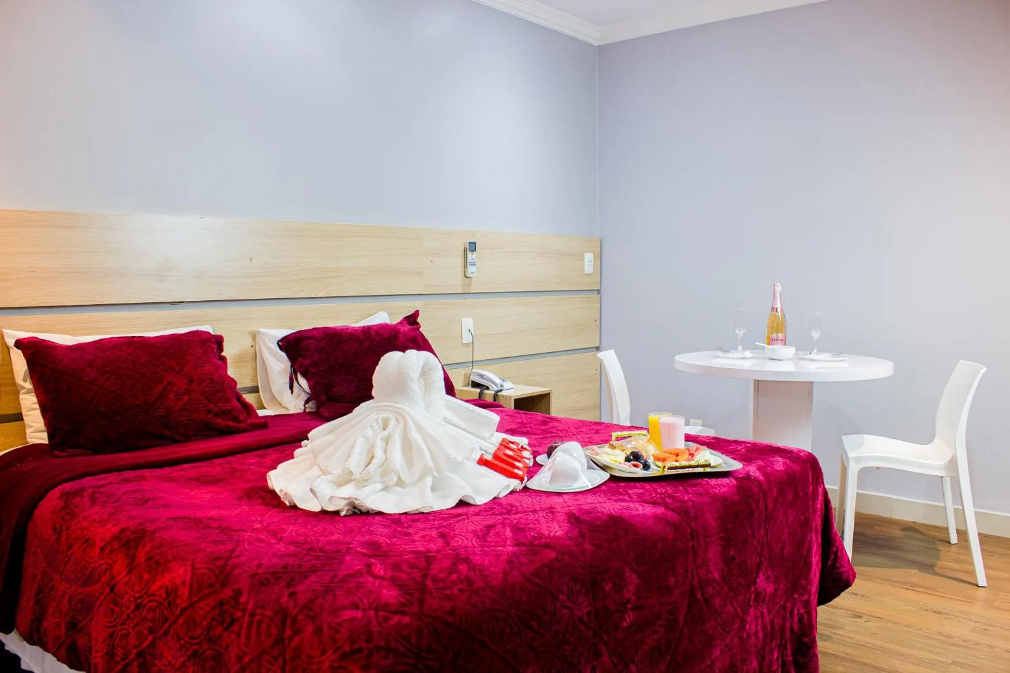 Bedroom, Bed in Imperial Plaza Hotel