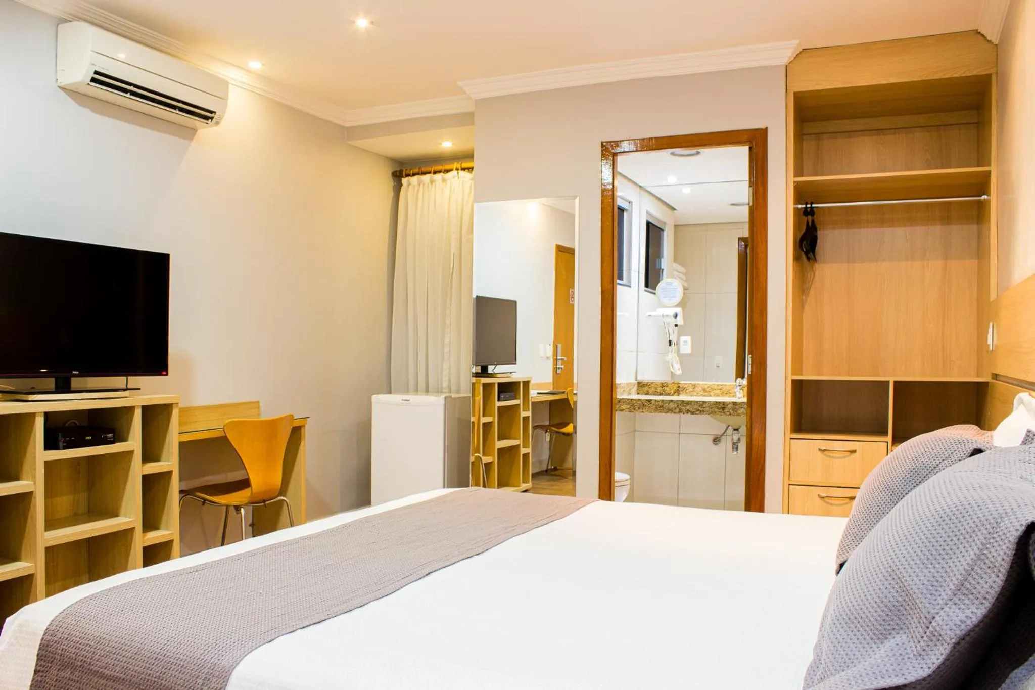 Bedroom, Bed in Imperial Plaza Hotel