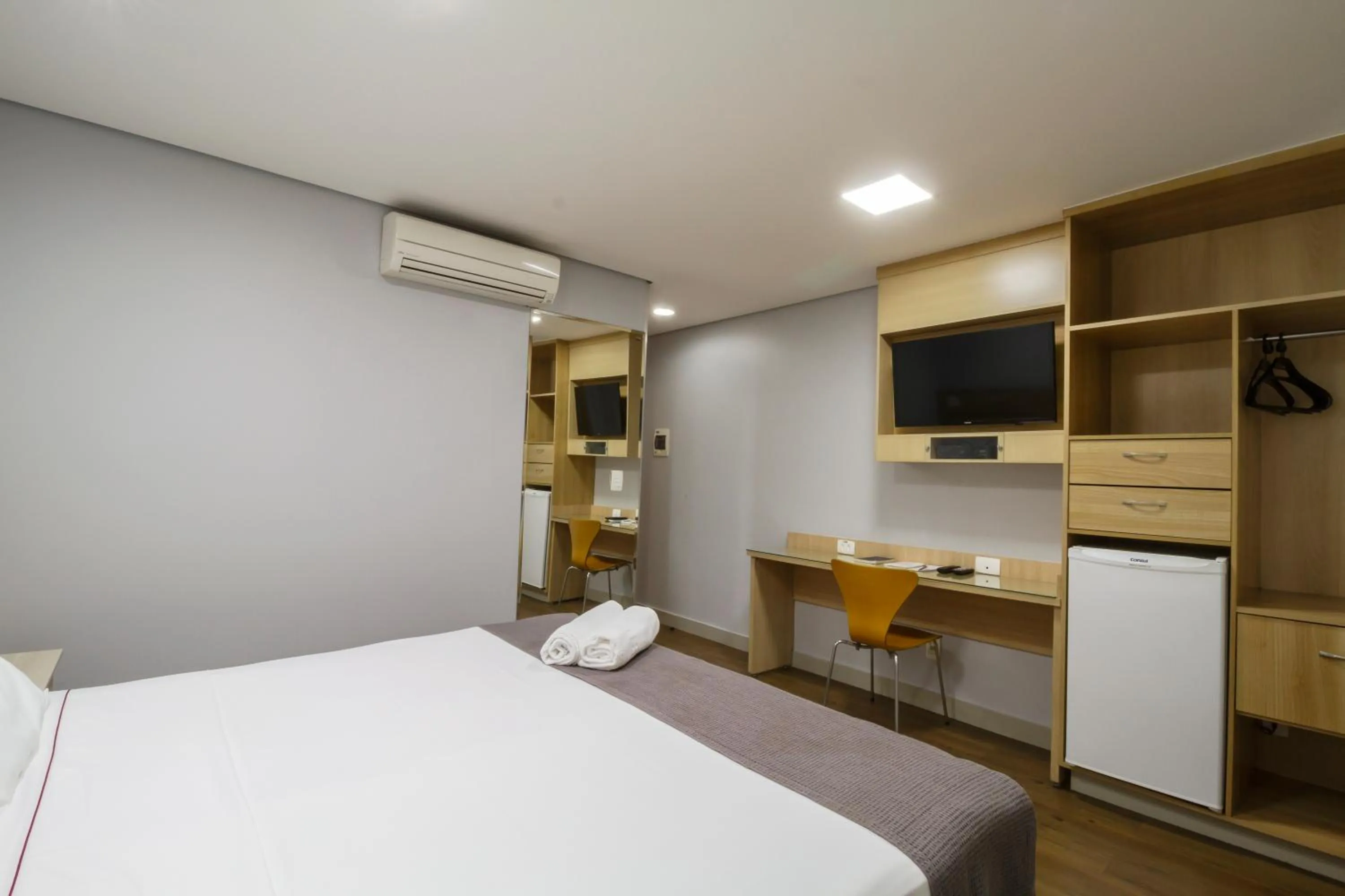 Bedroom, Bed in Imperial Plaza Hotel