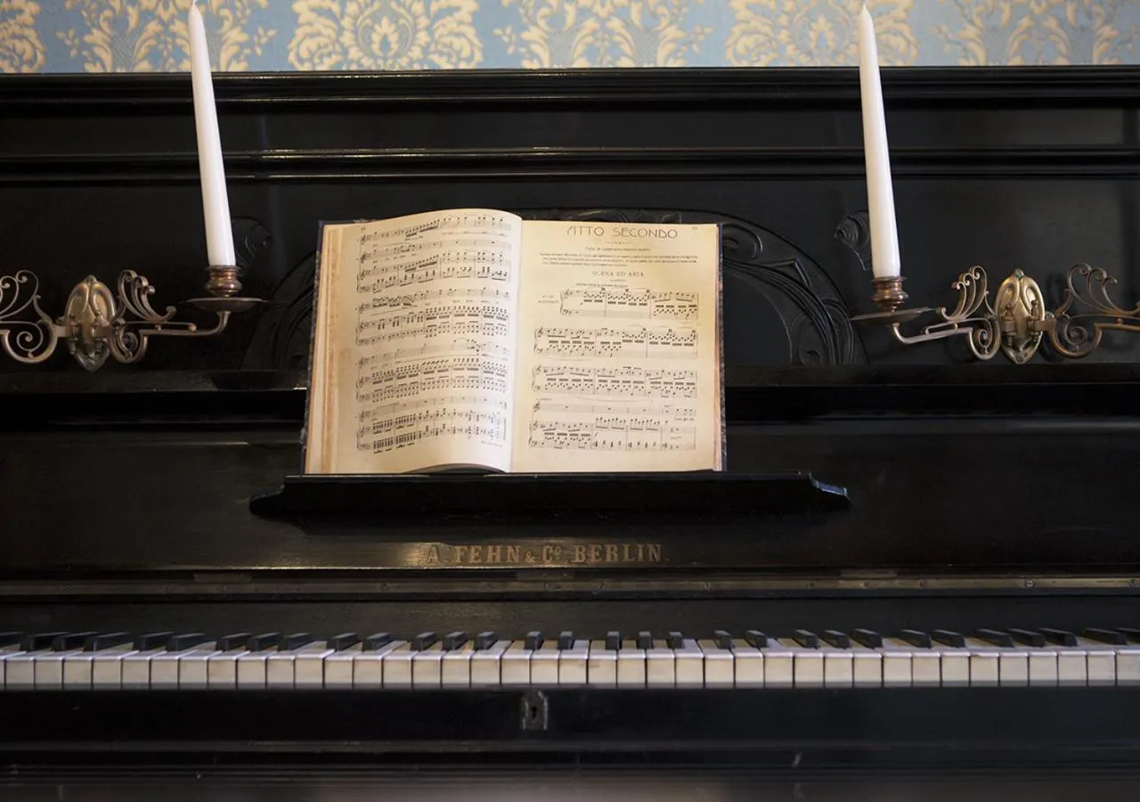 Decorative detail in Charming Palace Santa Fosca