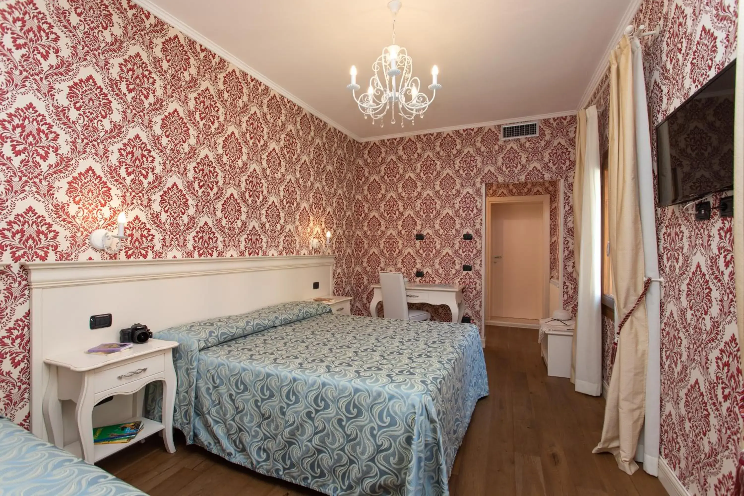 Bed in Charming Palace Santa Fosca Bed in Charming Palace Santa Fosca