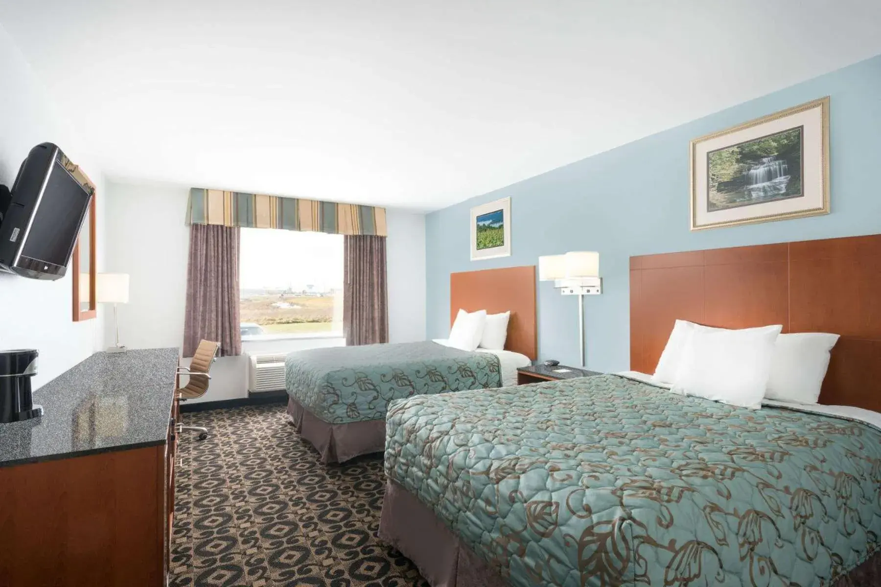 Queen Room with Two Queen Beds - Non-Smoking in Days Inn by Wyndham Watertown Fort Drum Queen Room with Two Queen Beds - Non-Smoking in Days Inn by Wyndham Watertown Fort Drum