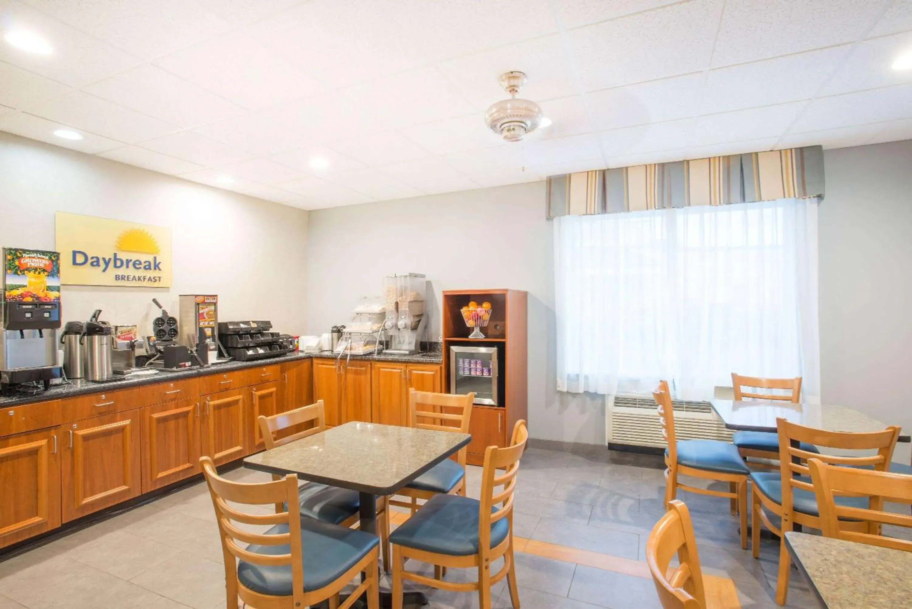 Breakfast in Days Inn by Wyndham Watertown Fort Drum Breakfast in Days Inn by Wyndham Watertown Fort Drum