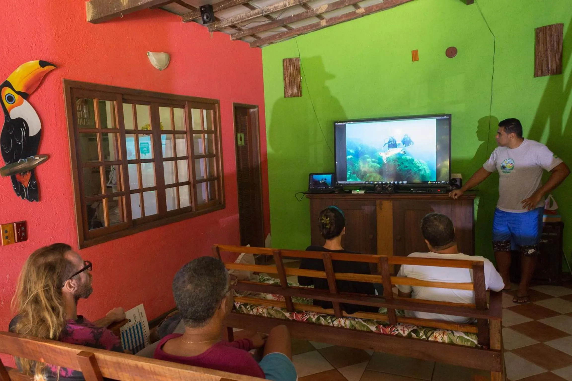 Communal lounge/ TV room in Pousada Recanto dos Lima