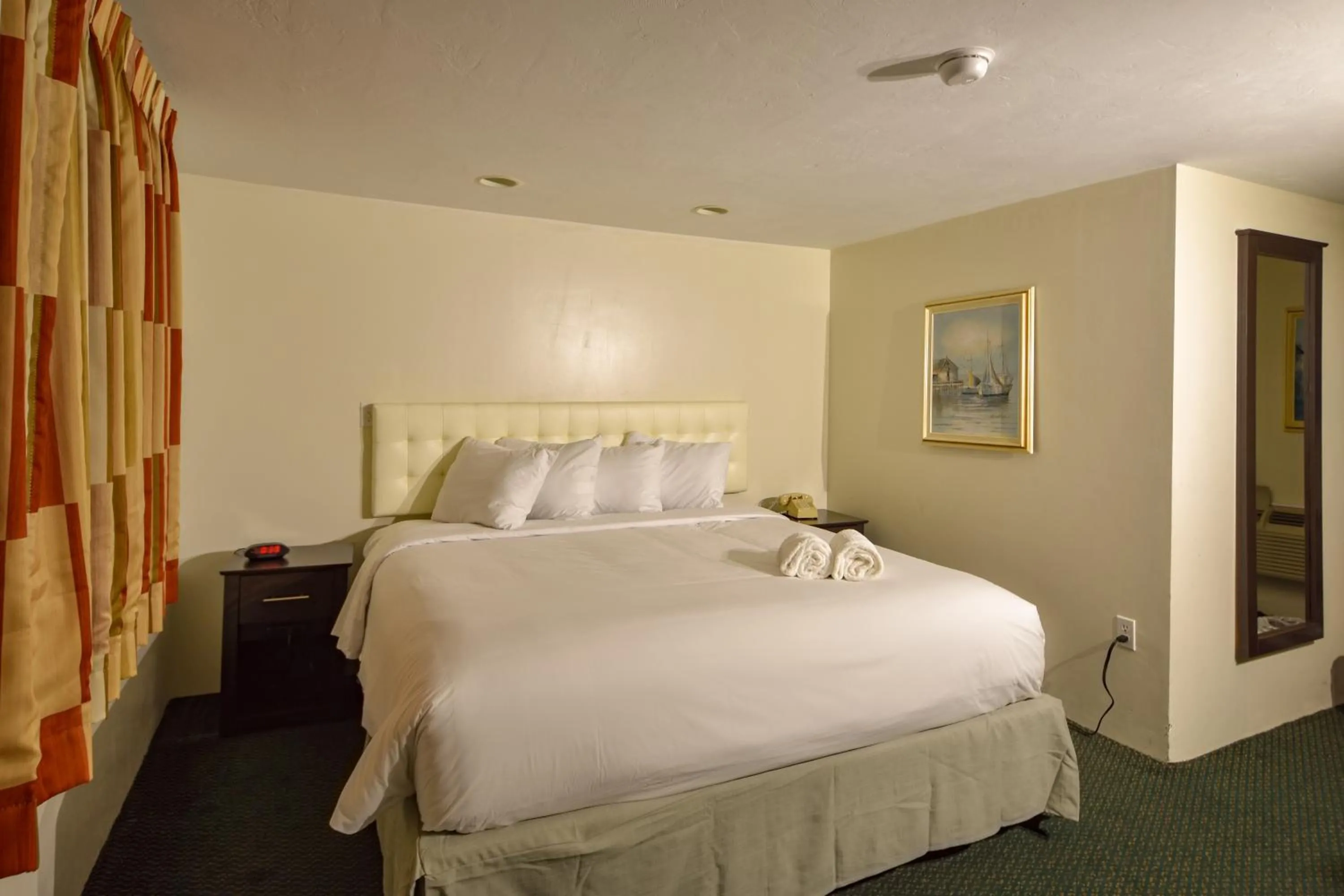 King Room - Disability Access in Cape Sands Inn
