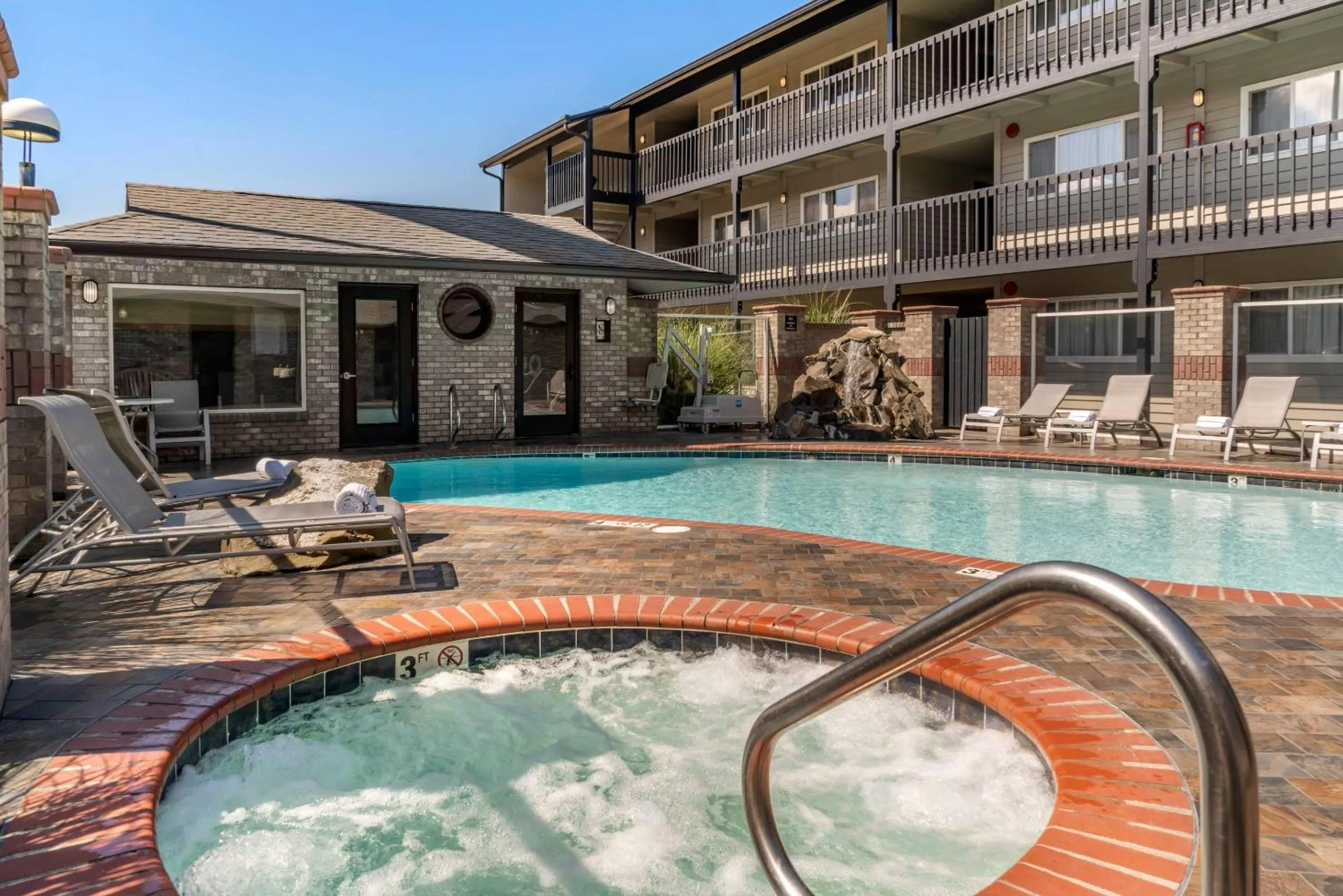 Swimming pool in Lincoln Sands Oceanfront Resort, an Ascend Collection Hotel