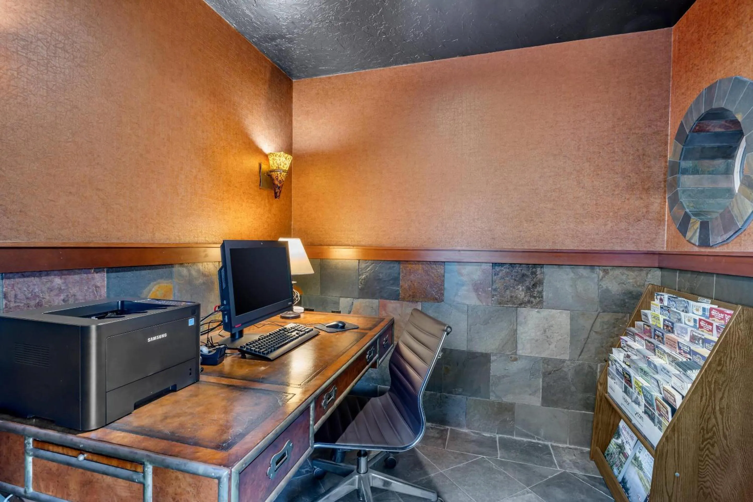 Business facilities in Lincoln Sands Oceanfront Resort, an Ascend Collection Hotel