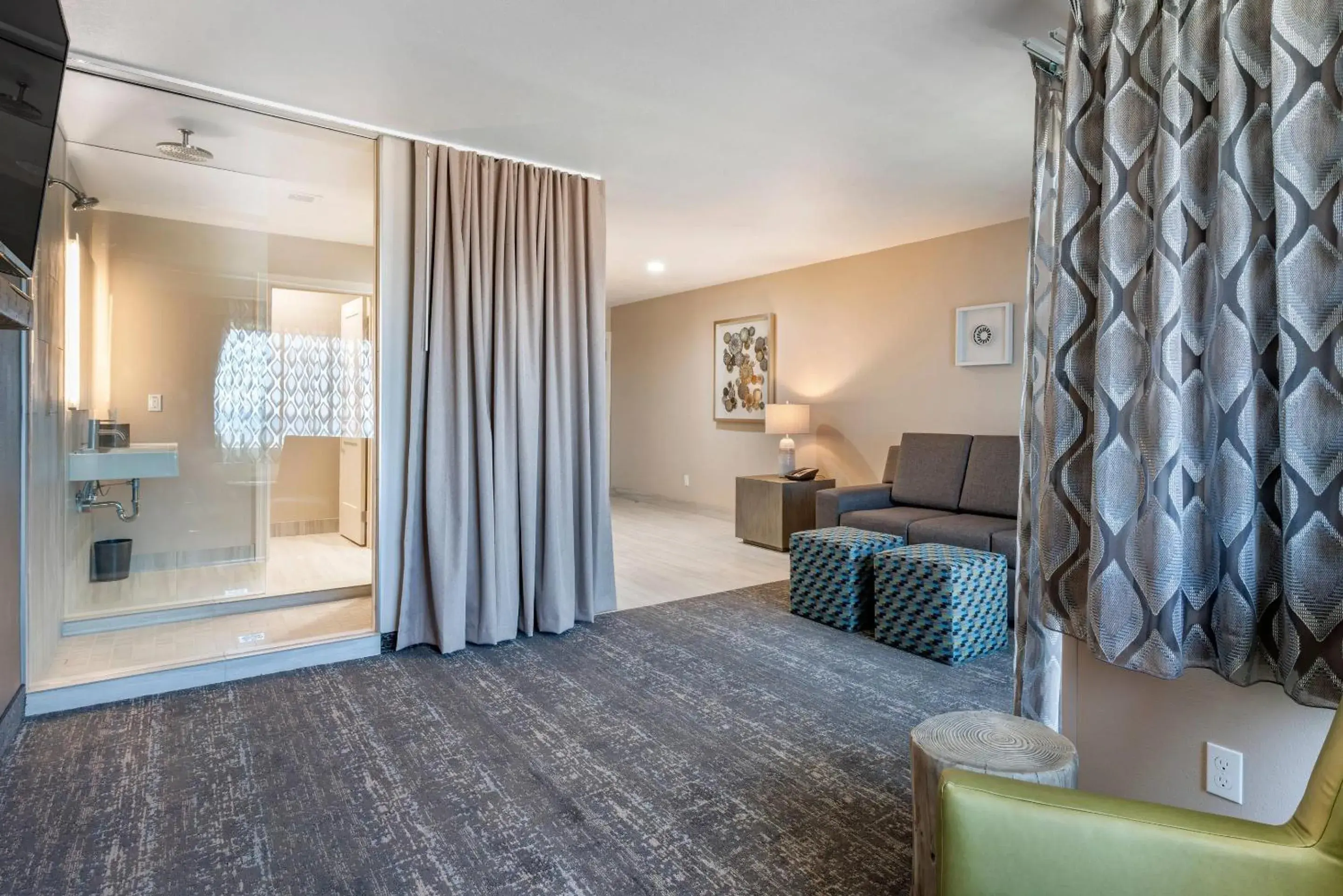 Bedroom in Lincoln Sands Oceanfront Resort, an Ascend Collection Hotel Bedroom in Lincoln Sands Oceanfront Resort, an Ascend Collection Hotel