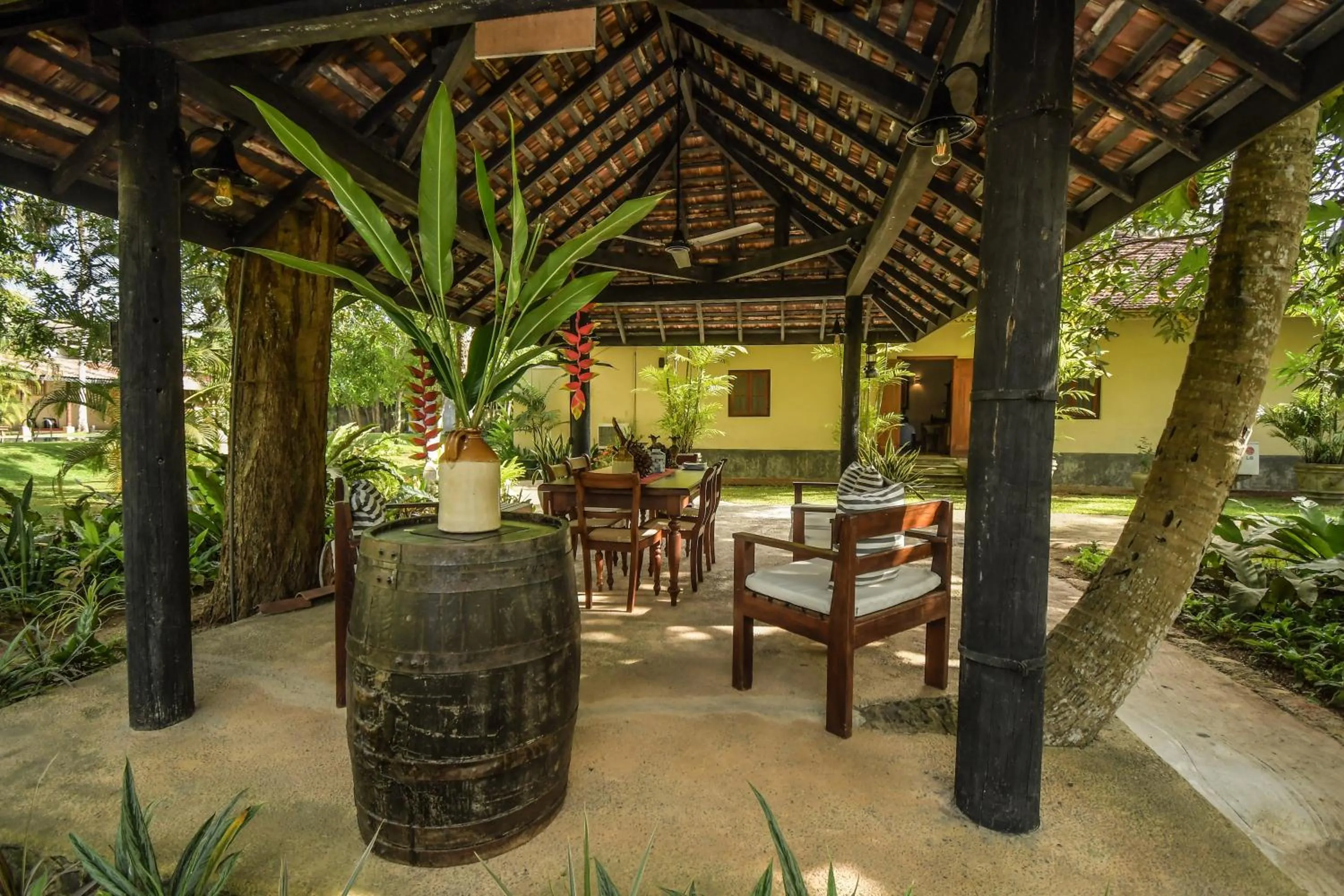 Restaurant/places to eat in Ayurveda Villa 386