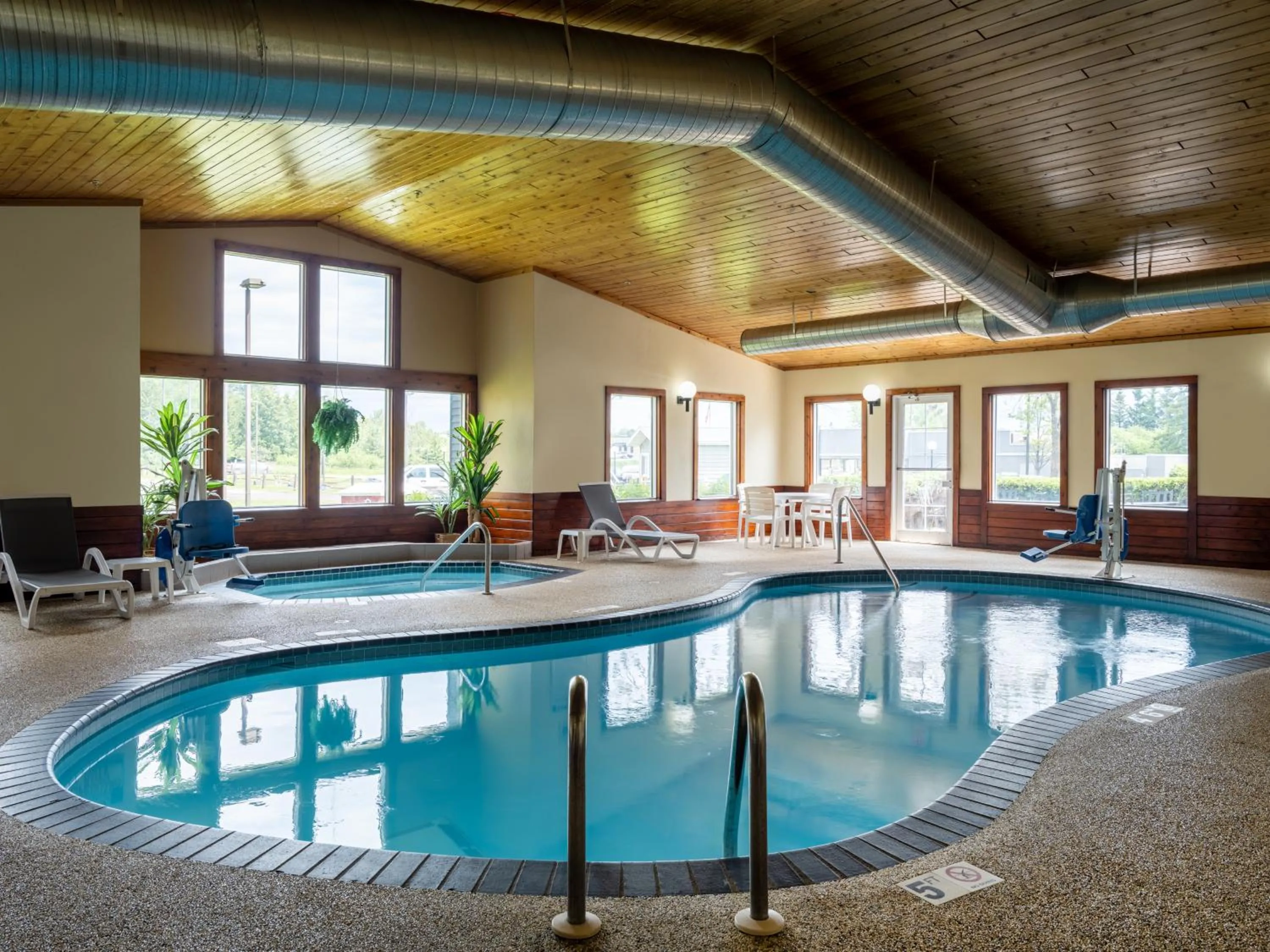 Hot Tub in Country Inn Two Harbors