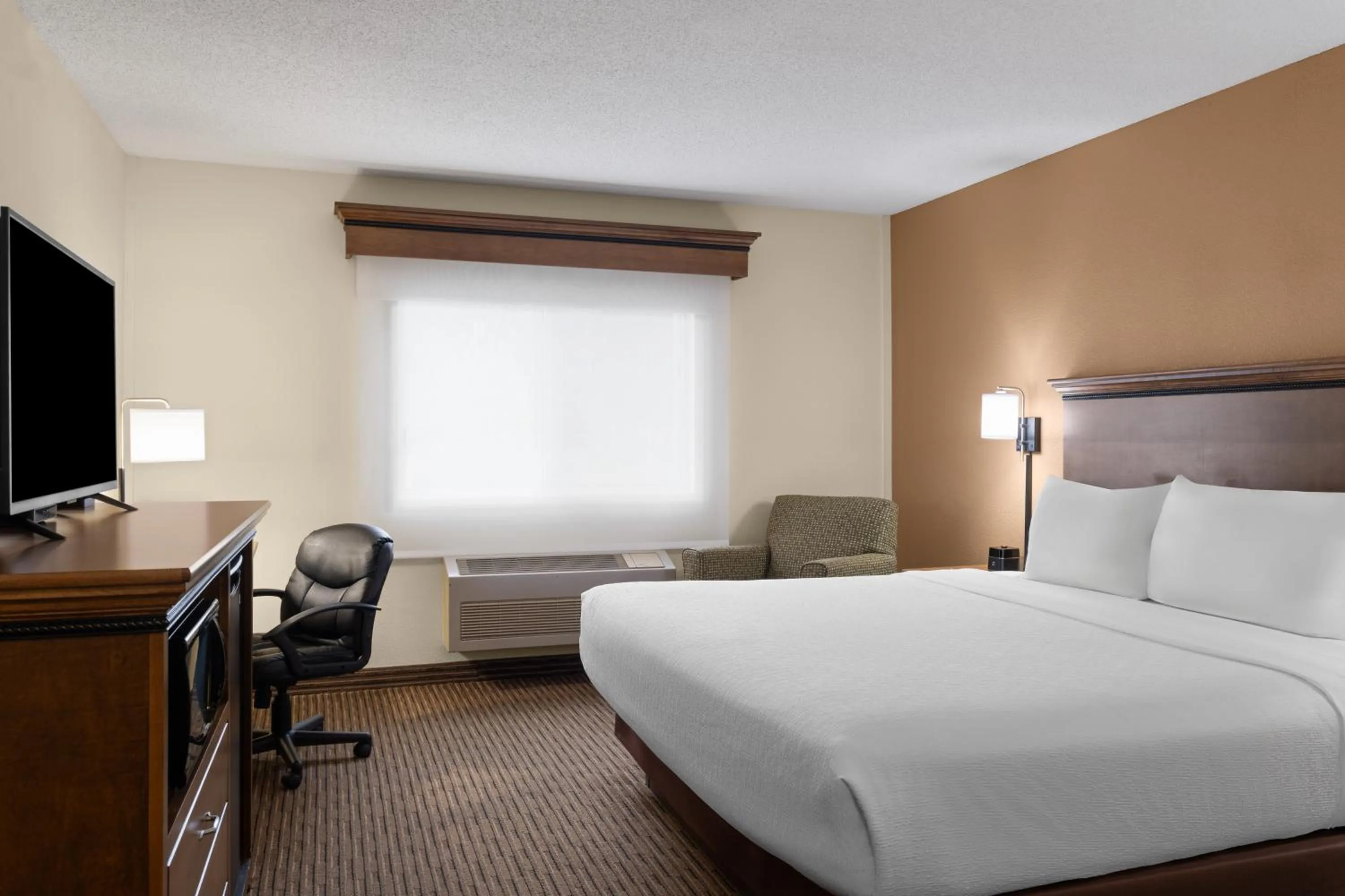 Bed in Country Inn Two Harbors