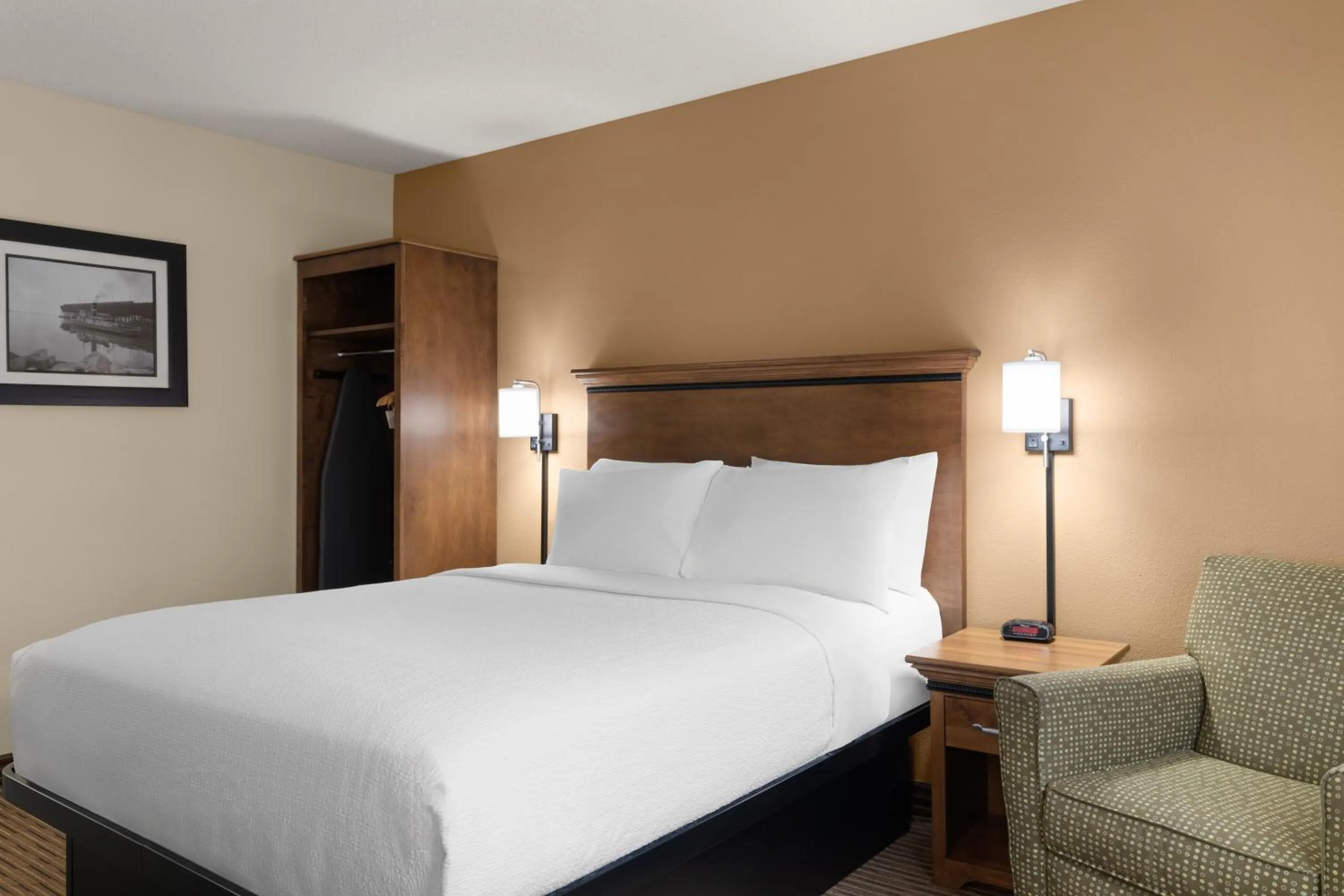 Bed in Country Inn Two Harbors