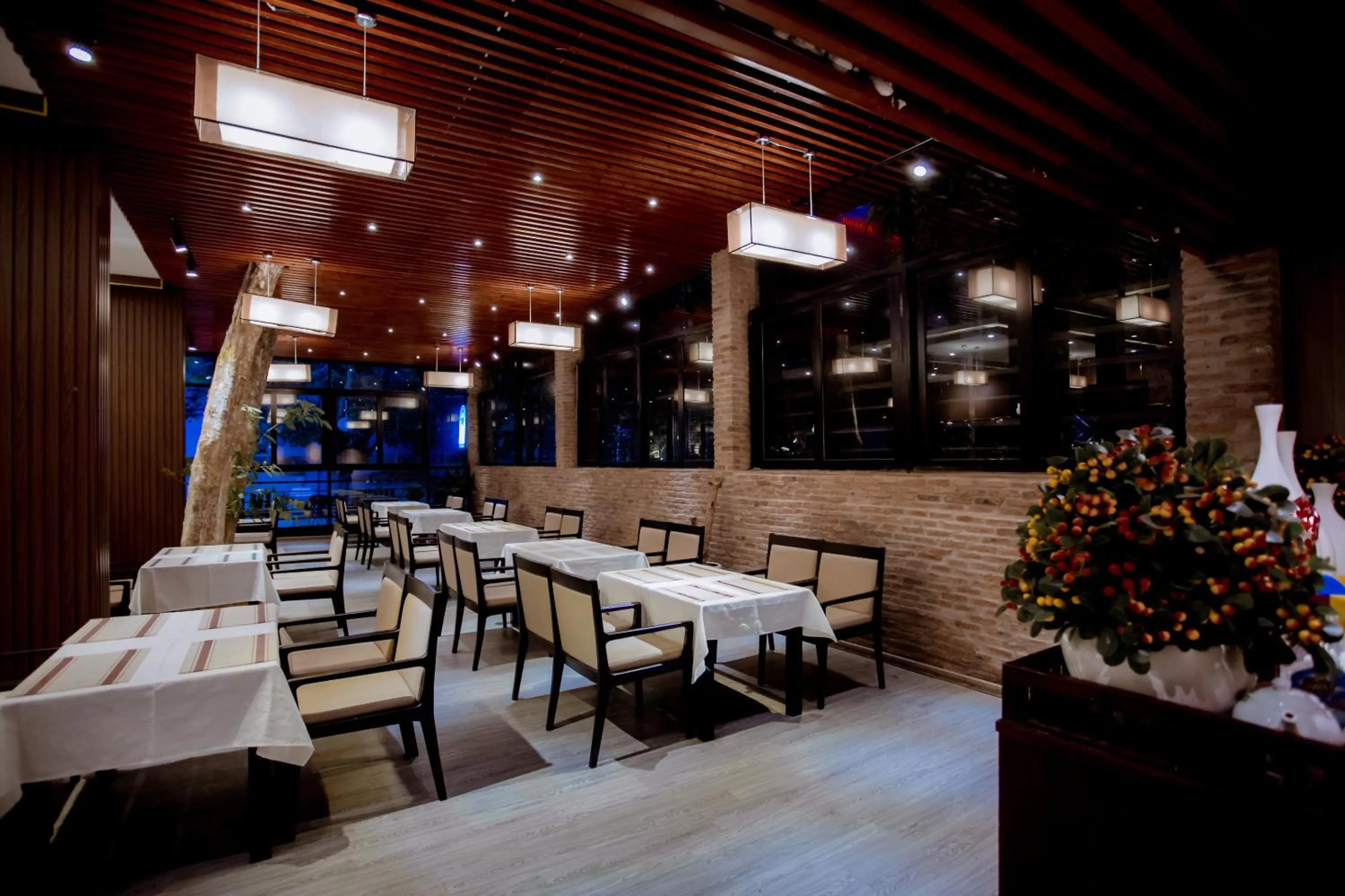 Restaurant/Places to Eat in Sea Mountain Boutique Hotel & Villa