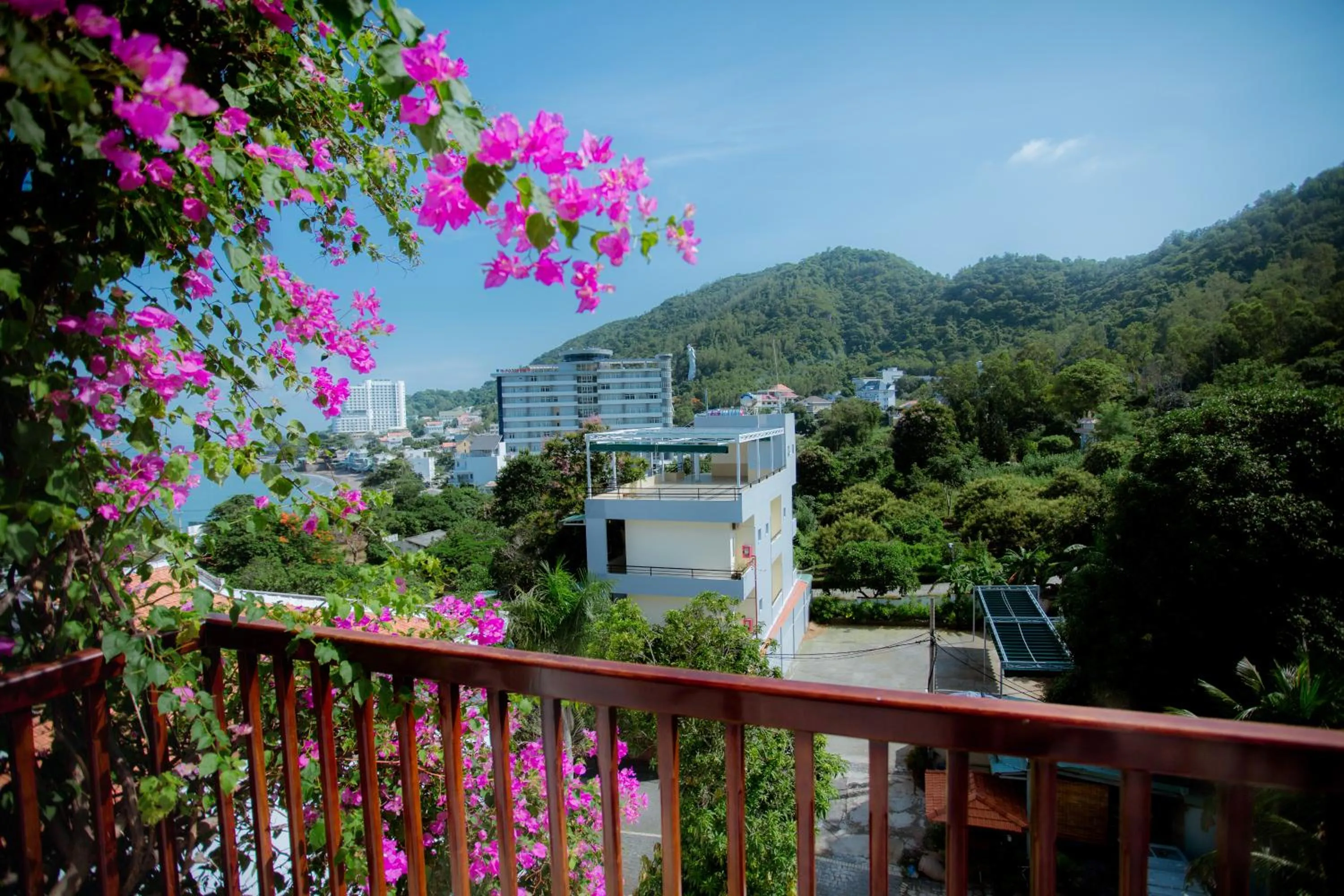 Sea Mountain Boutique Hotel & Villa